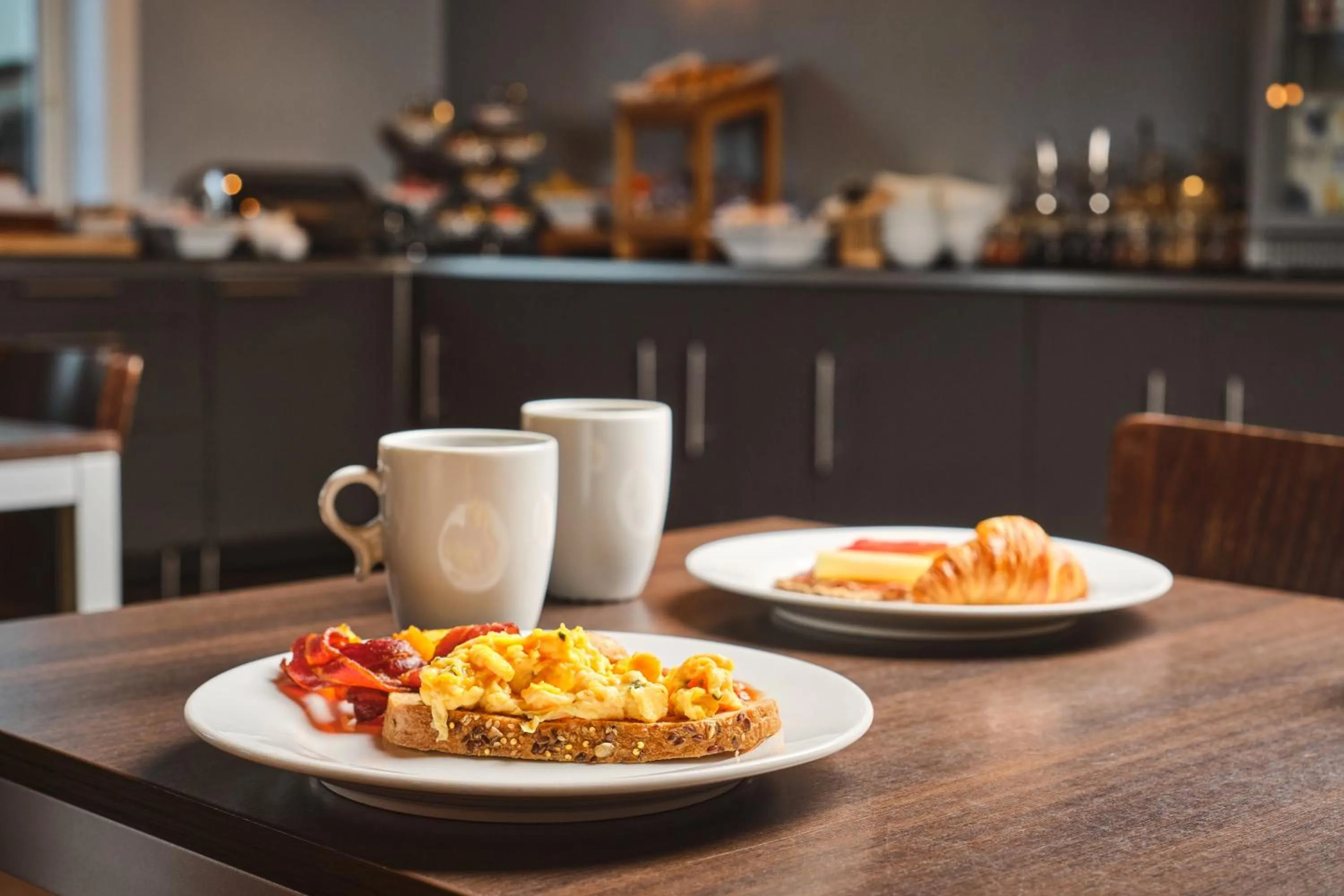 Food in Moss Hotel & Apartments