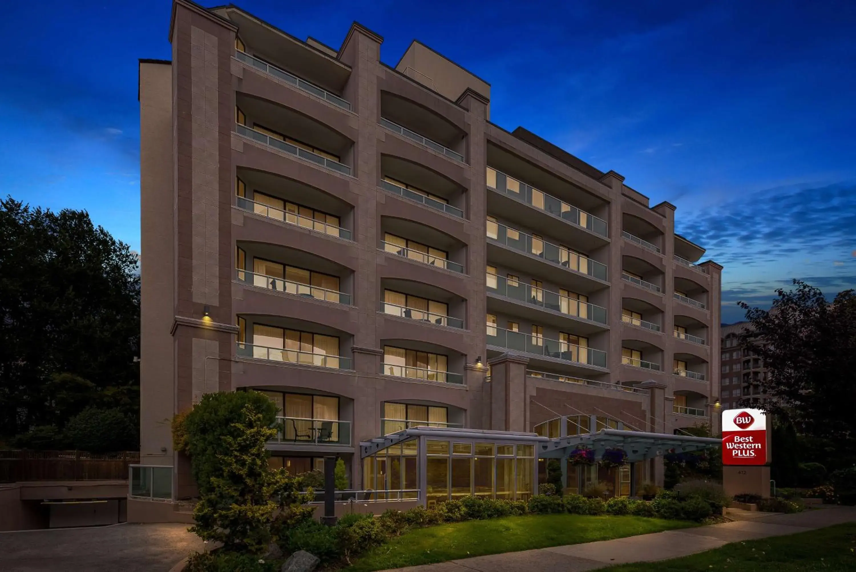 Property building in Best Western PLUS Inner Harbour Hotel Property building in Best Western PLUS Inner Harbour Hotel