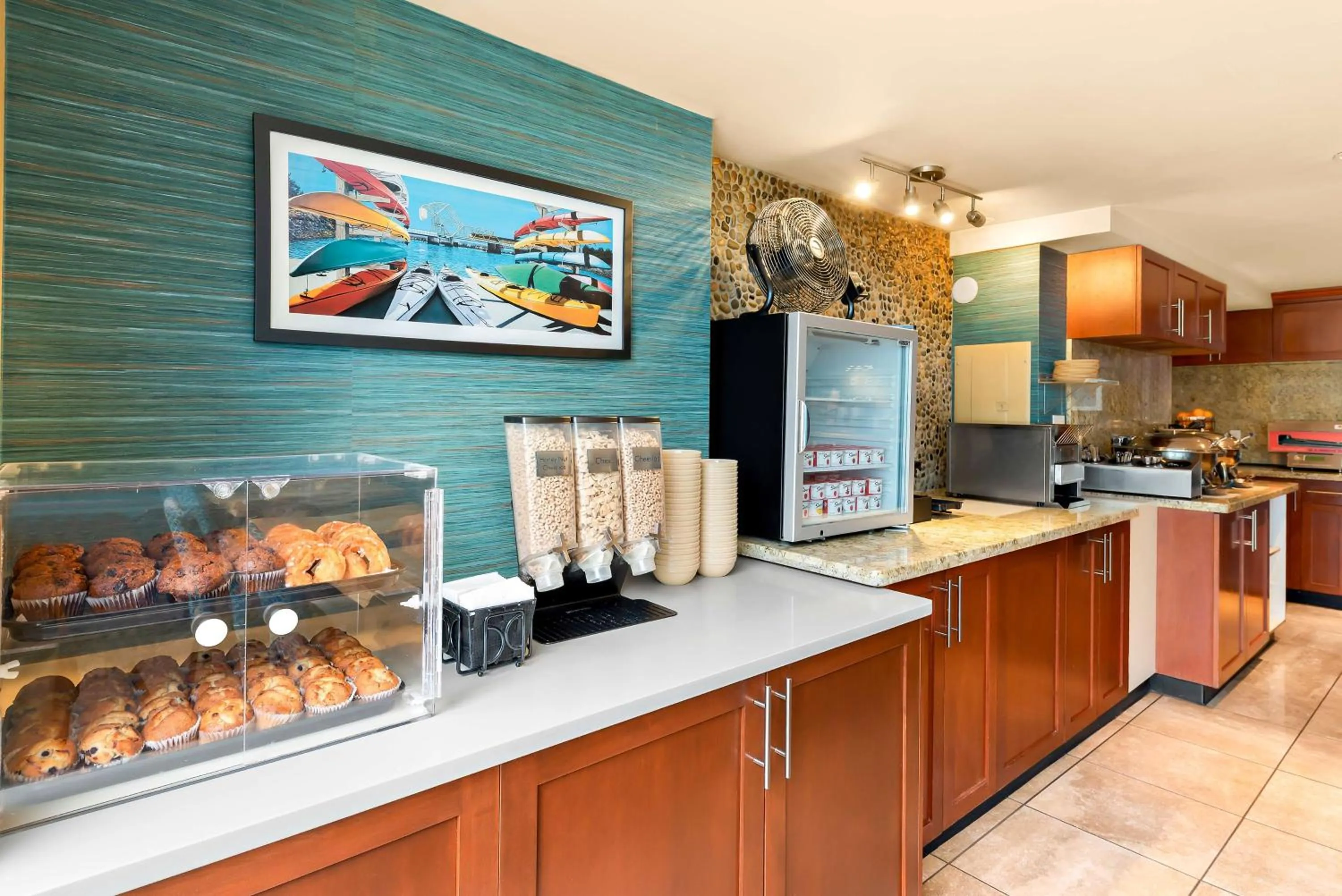 Breakfast in Best Western PLUS Inner Harbour Hotel