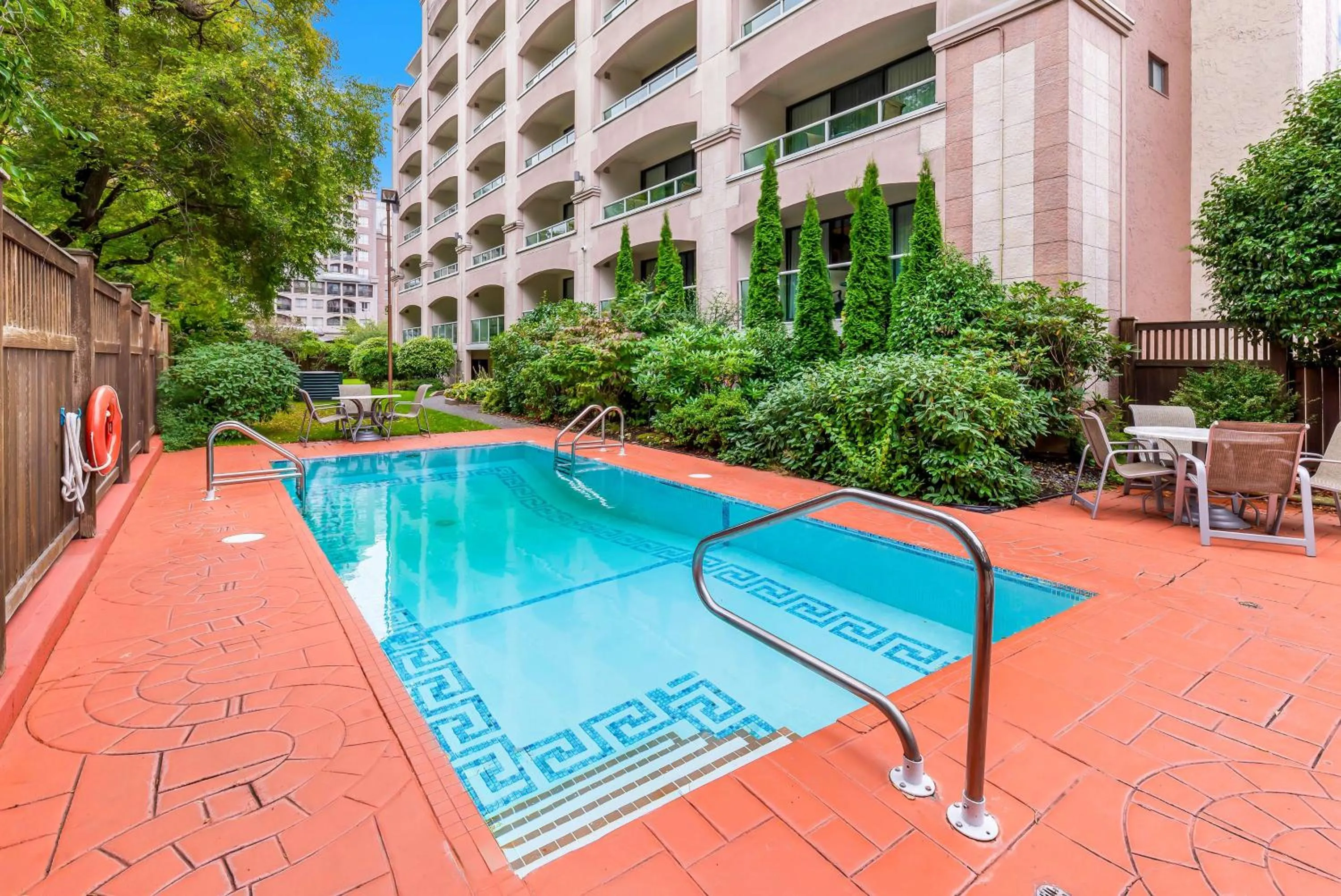 Pool view in Best Western PLUS Inner Harbour Hotel