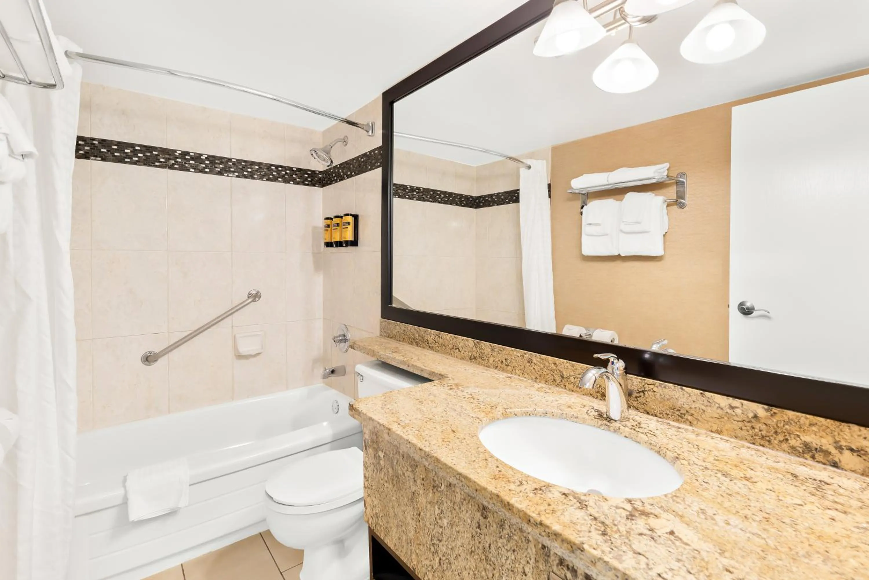 Best Western PLUS Inner Harbour Hotel