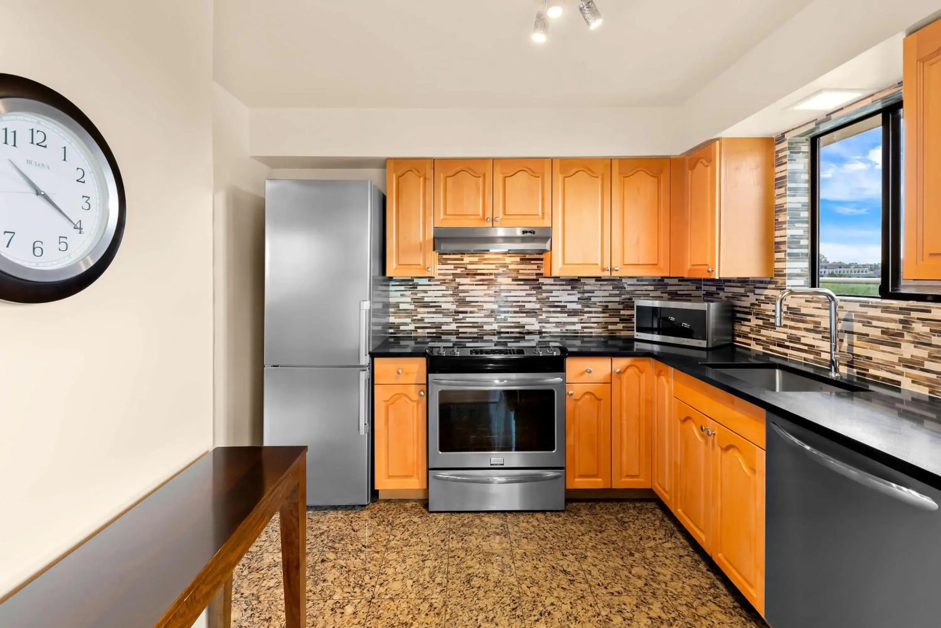 Photo of the whole room in Best Western PLUS Inner Harbour Hotel Photo of the whole room in Best Western PLUS Inner Harbour Hotel