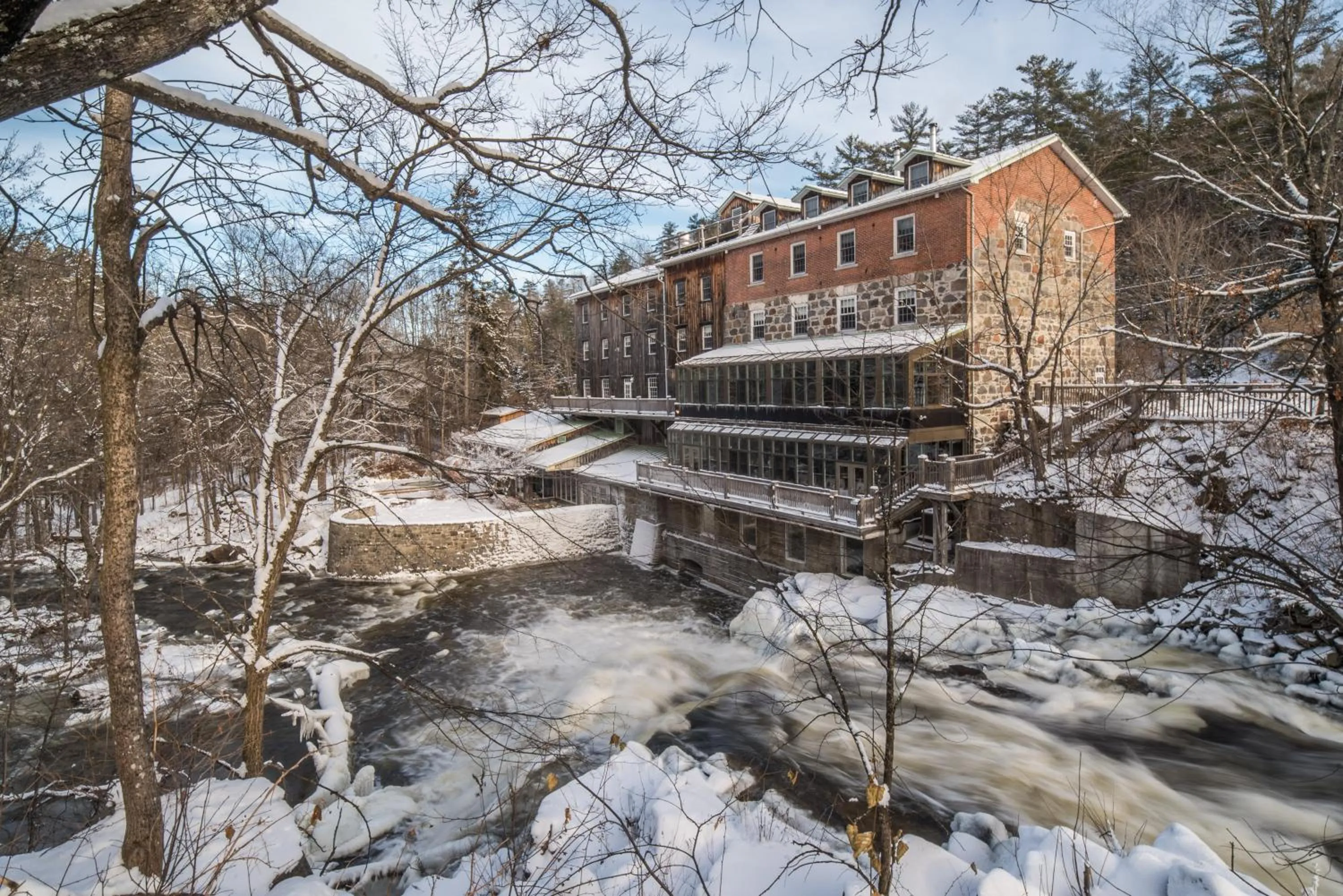 Property building in Moulin Wakefield Mill Hotel & Spa