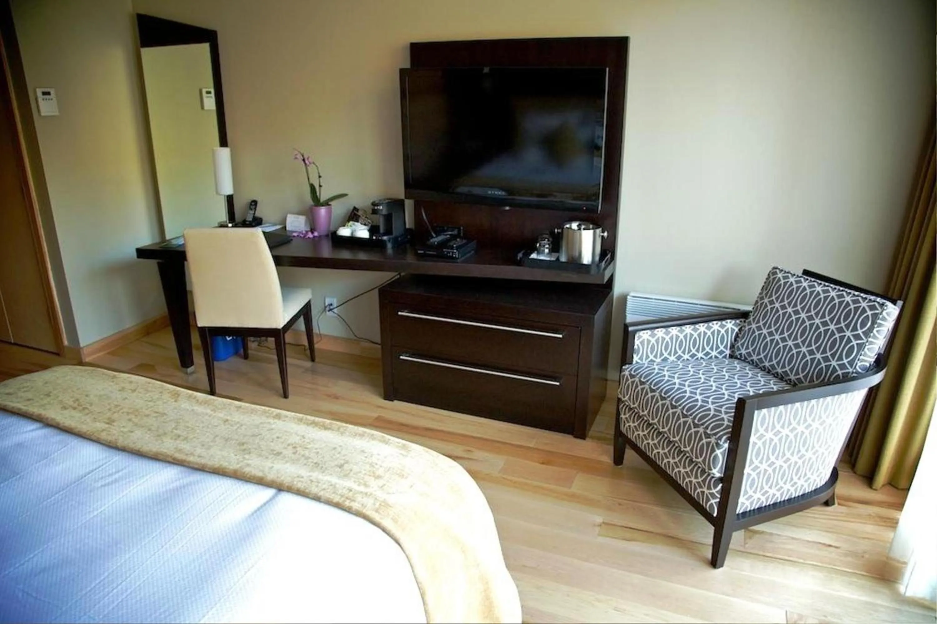 TV and multimedia, Bed in Moulin Wakefield Mill Hotel & Spa