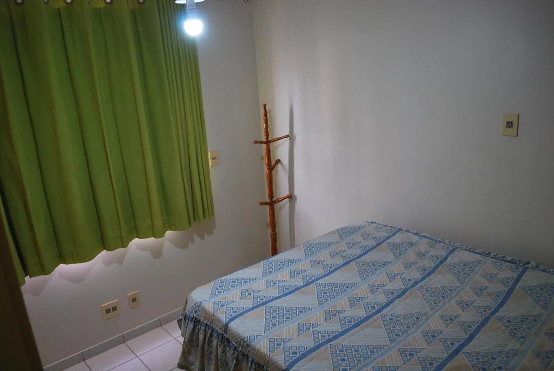 Photo of the whole room, Bed in Prive das Thermas I Caldas Novas - ACHEI FERIAS - com roupa de cama