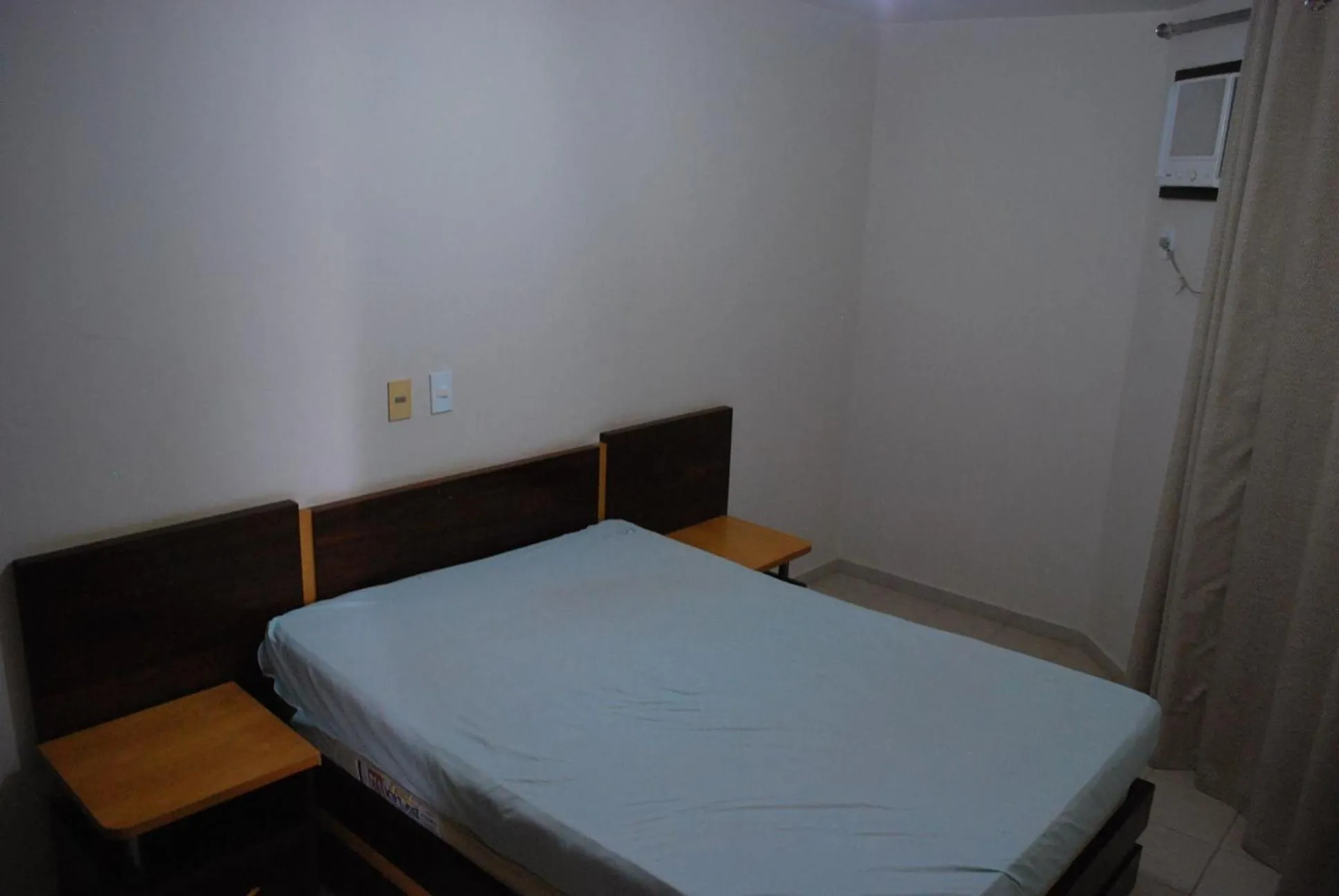 Photo of the whole room, Bed in Prive das Thermas I Caldas Novas - ACHEI FERIAS - com roupa de cama