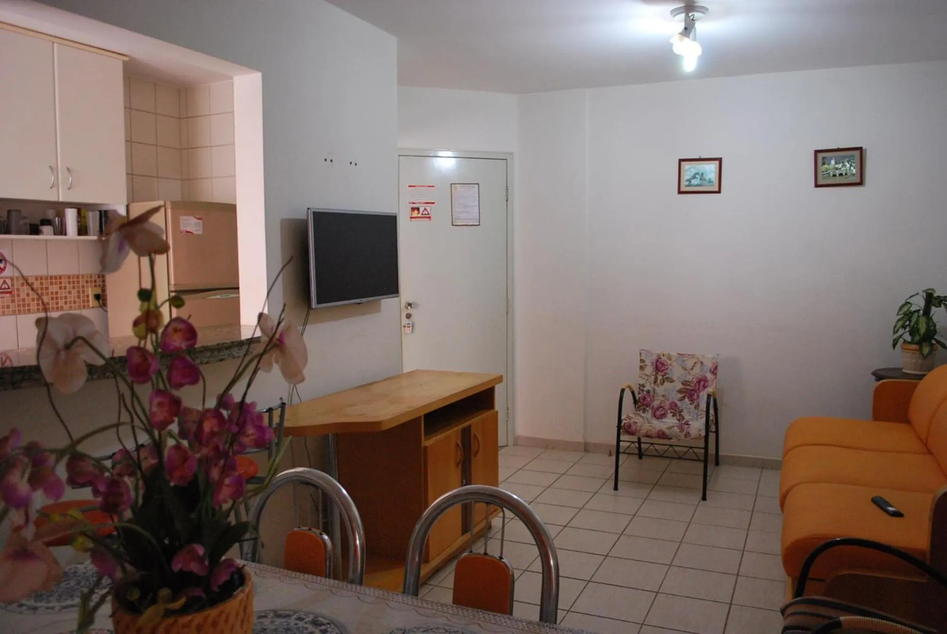 Living room in Prive das Thermas I Caldas Novas - ACHEI FERIAS - com roupa de cama