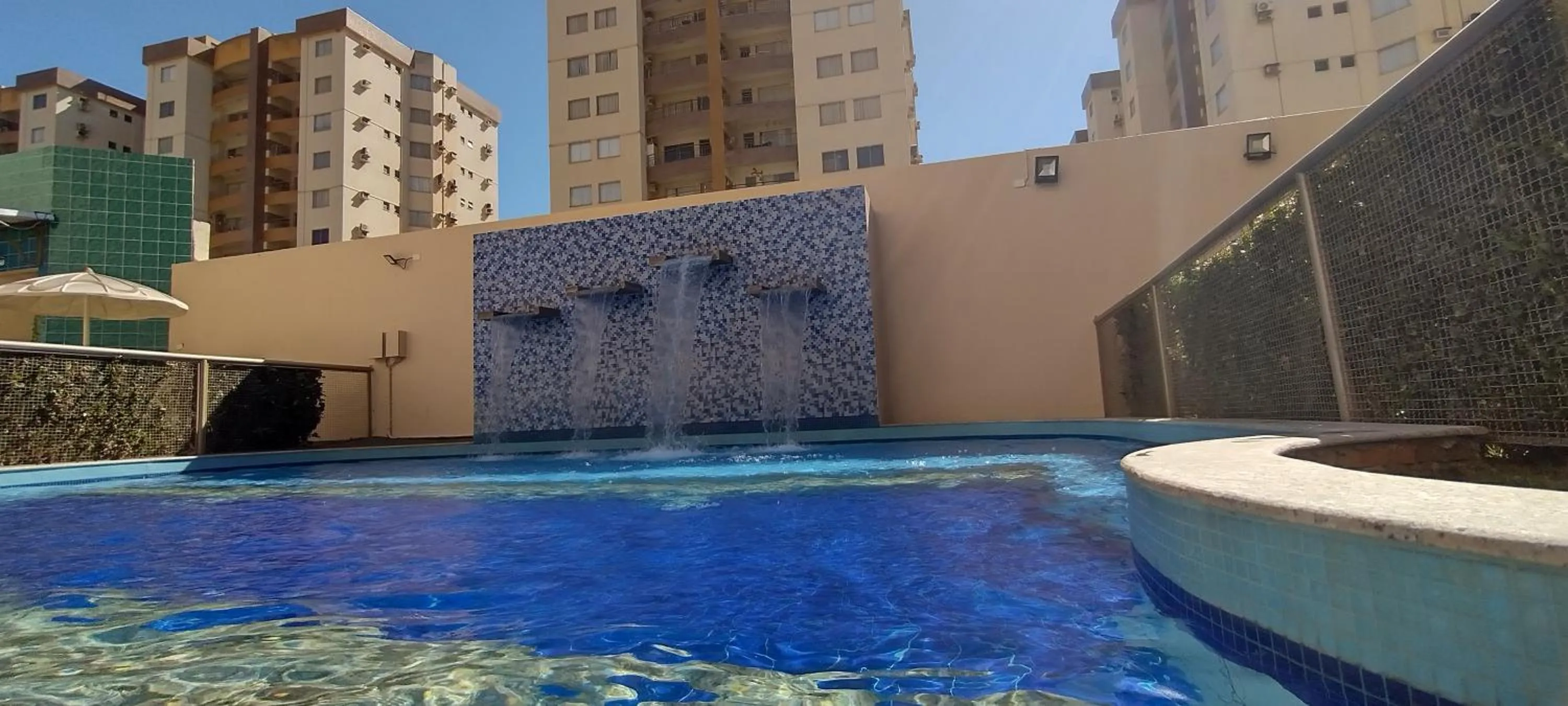 Swimming pool in Prive das Thermas I Caldas Novas - ACHEI FERIAS - com roupa de cama