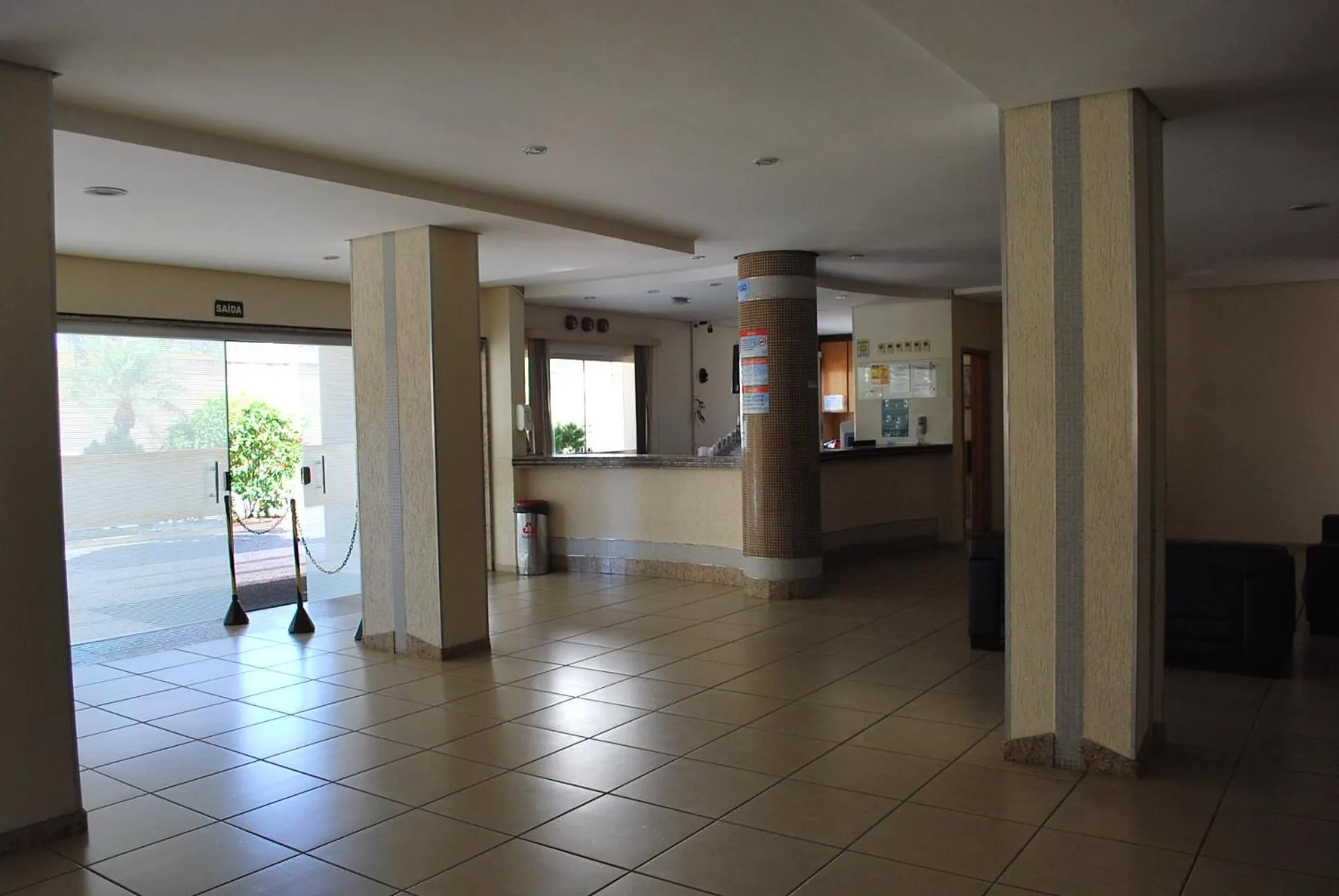 Lobby or reception in Prive das Thermas I Caldas Novas - ACHEI FERIAS - com roupa de cama