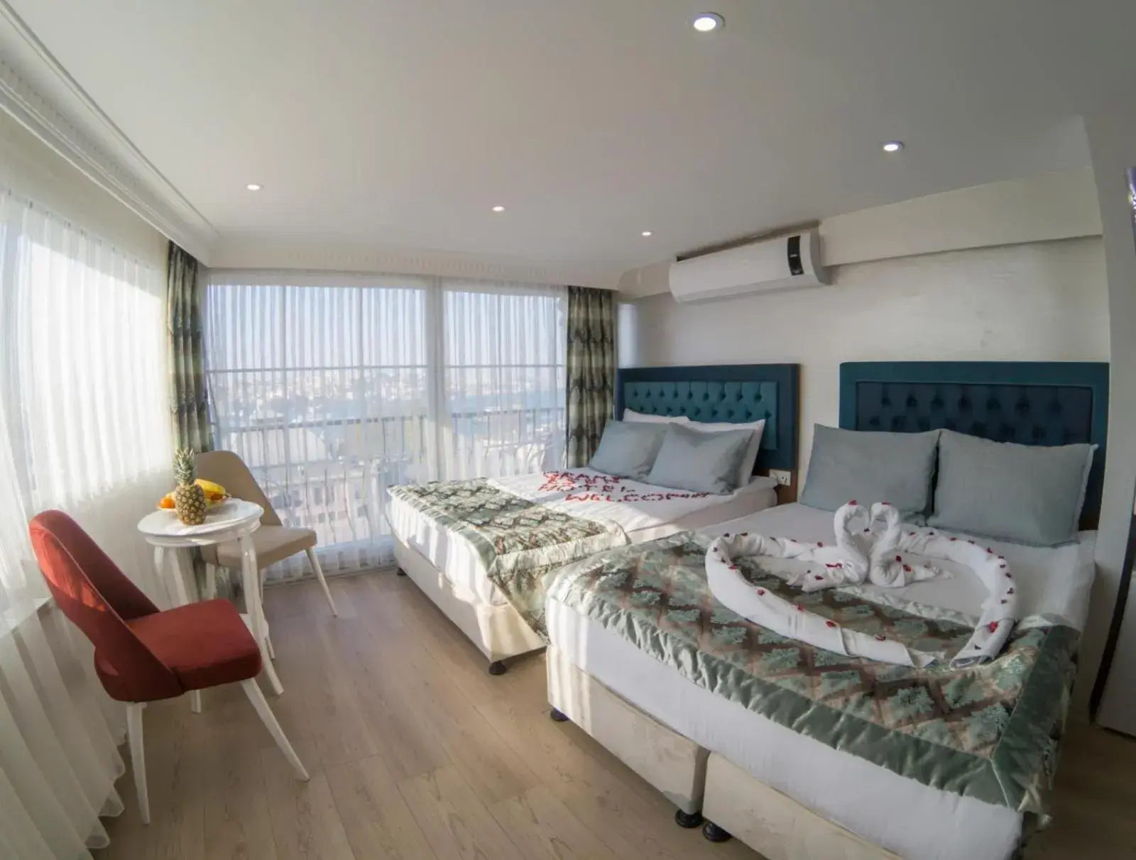 Deluxe Quadruple Room in Grand Esen Hotel Deluxe Quadruple Room in Grand Esen Hotel