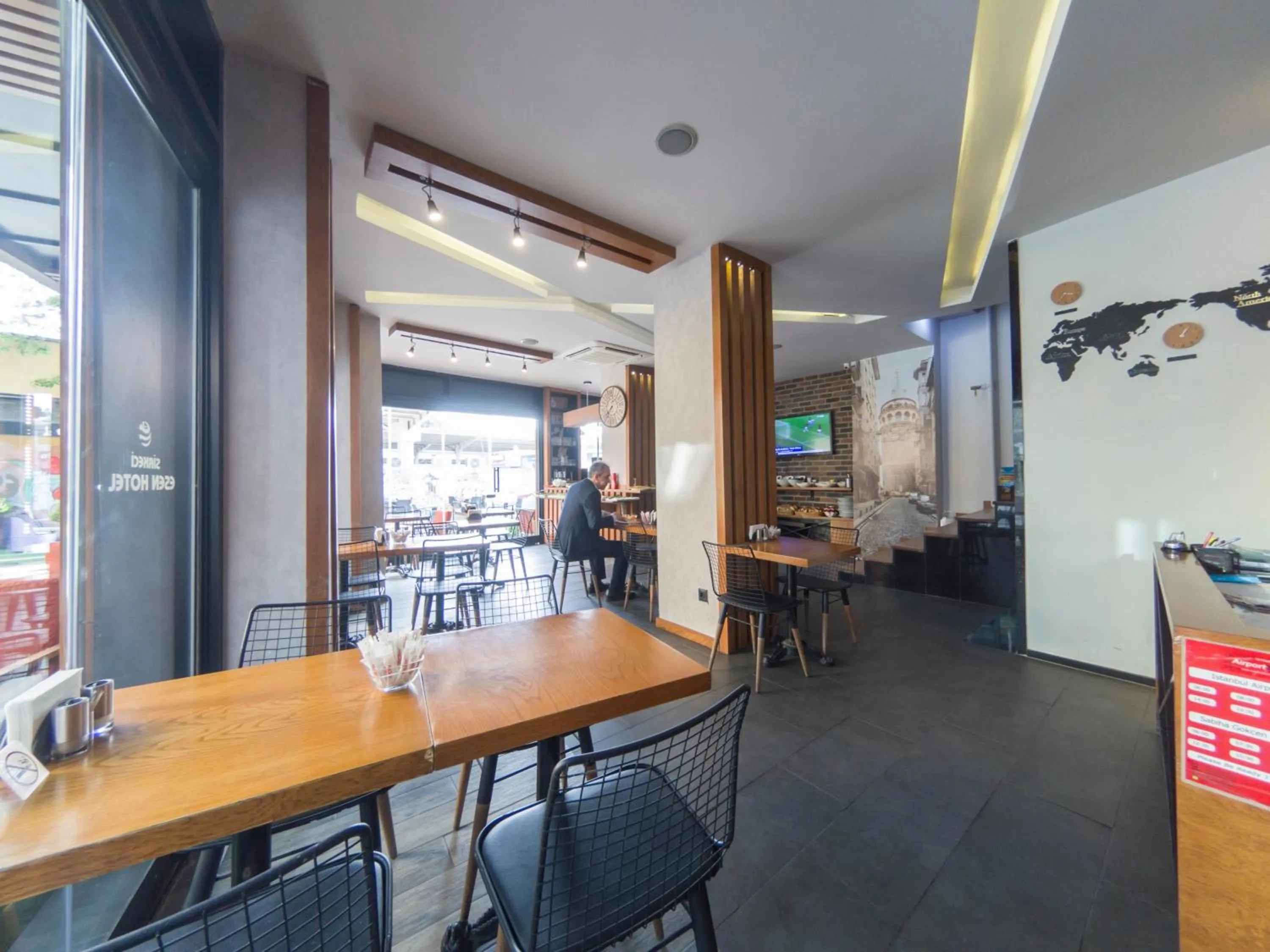 Restaurant/places to eat in Grand Esen Hotel