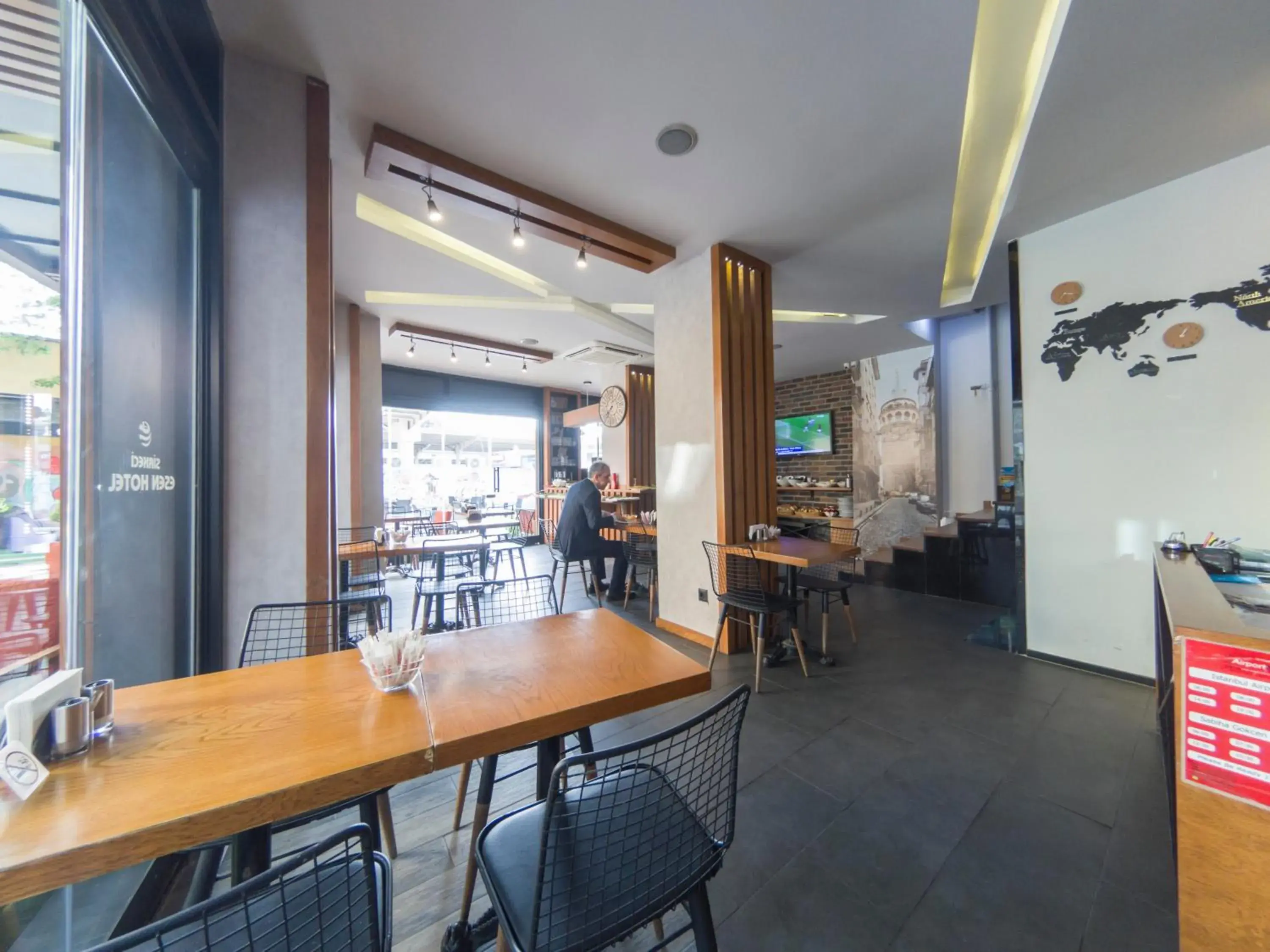 Restaurant/places to eat in Grand Esen Hotel Restaurant/places to eat in Grand Esen Hotel