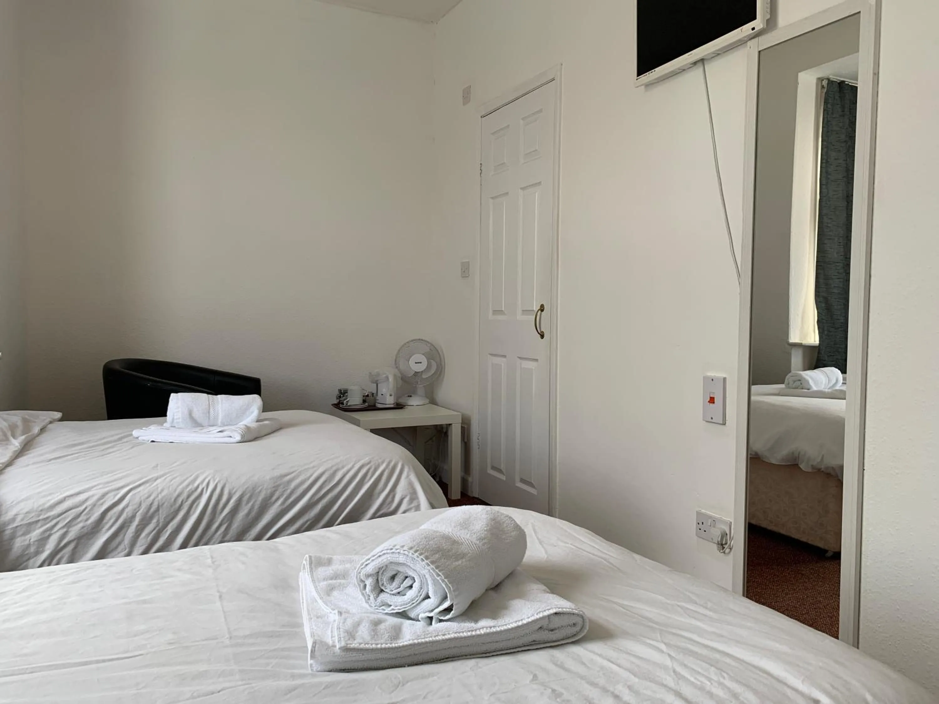 Standard Twin Room - single occupancy in St Anne's Road Guest House