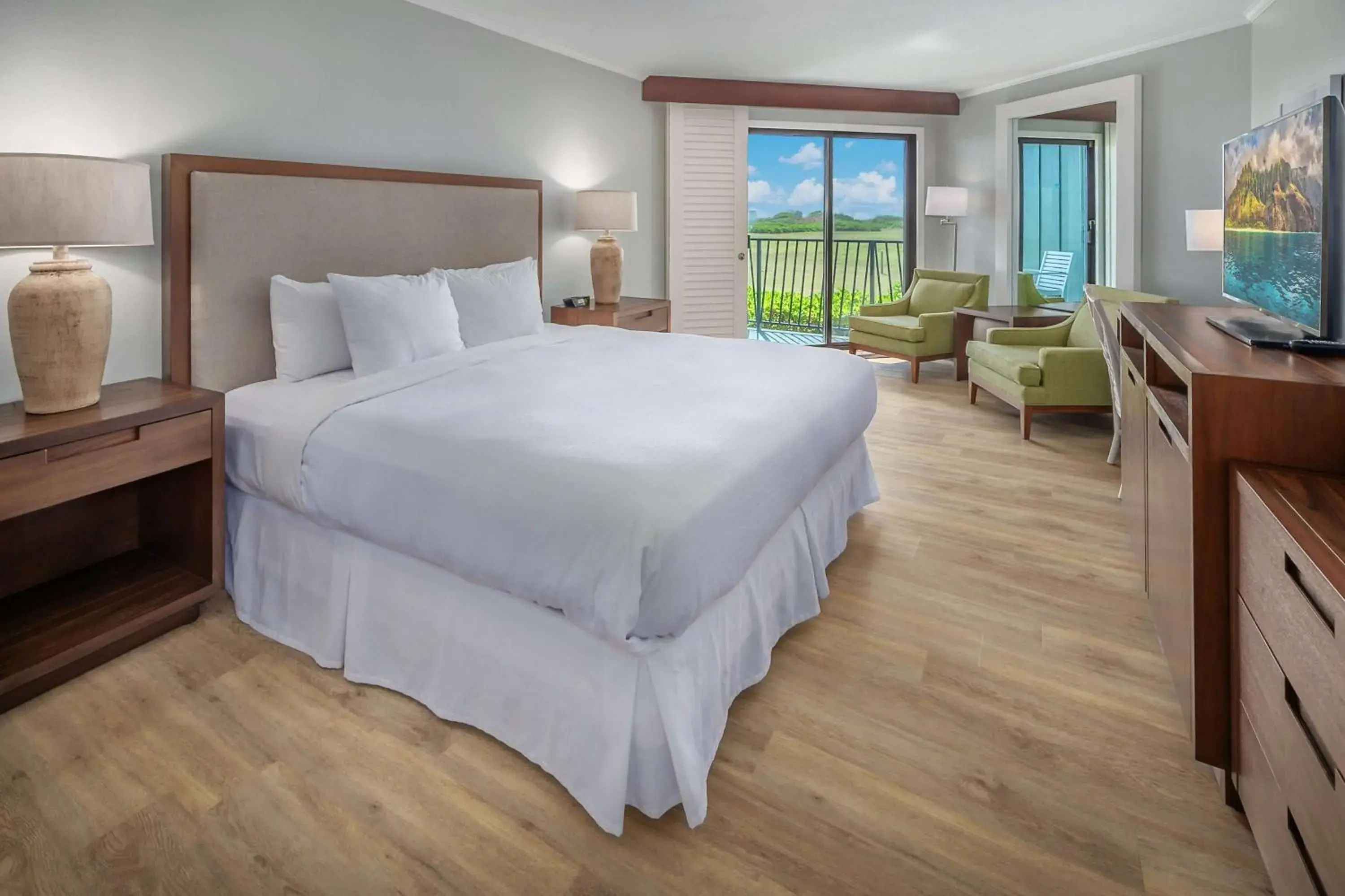 Premium Garden View 1 King Bed in OUTRIGGER Kaua'i Beach Resort & Spa Premium Garden View 1 King Bed in OUTRIGGER Kaua'i Beach Resort & Spa