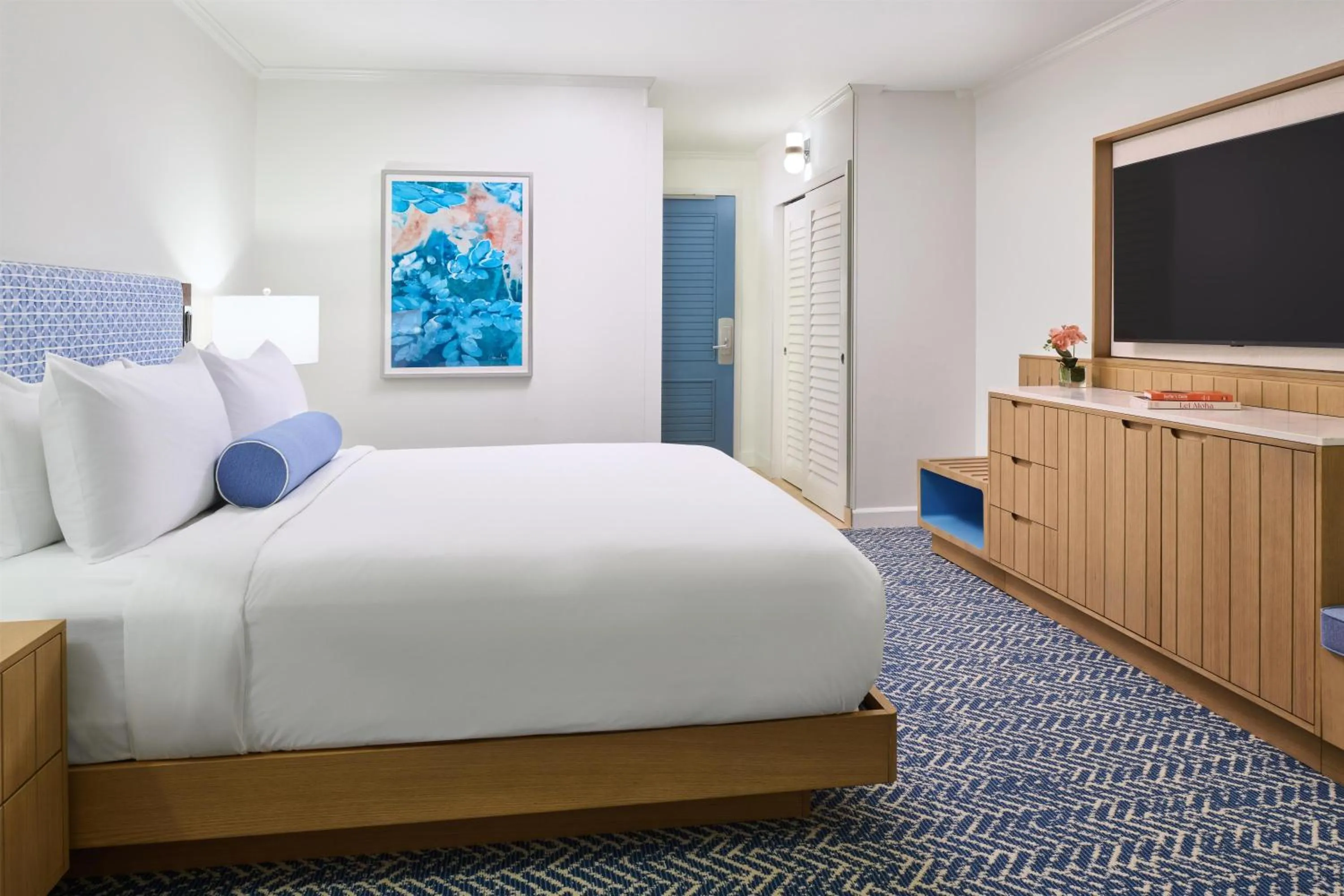 Bedroom, Bed in OUTRIGGER Kaua'i Beach Resort & Spa