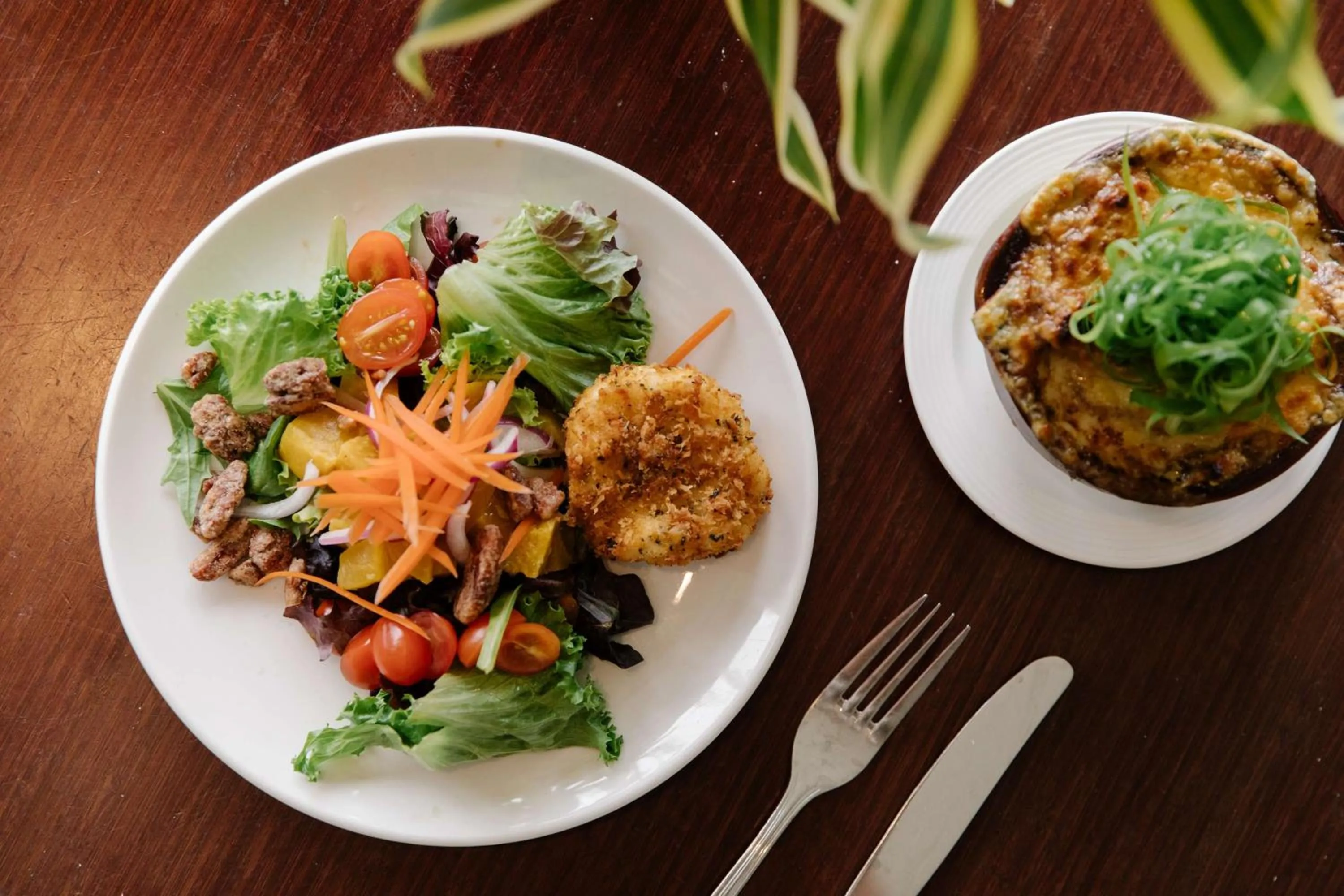 Restaurant/places to eat in OUTRIGGER Kaua&#x27;i Beach Resort &amp; Spa