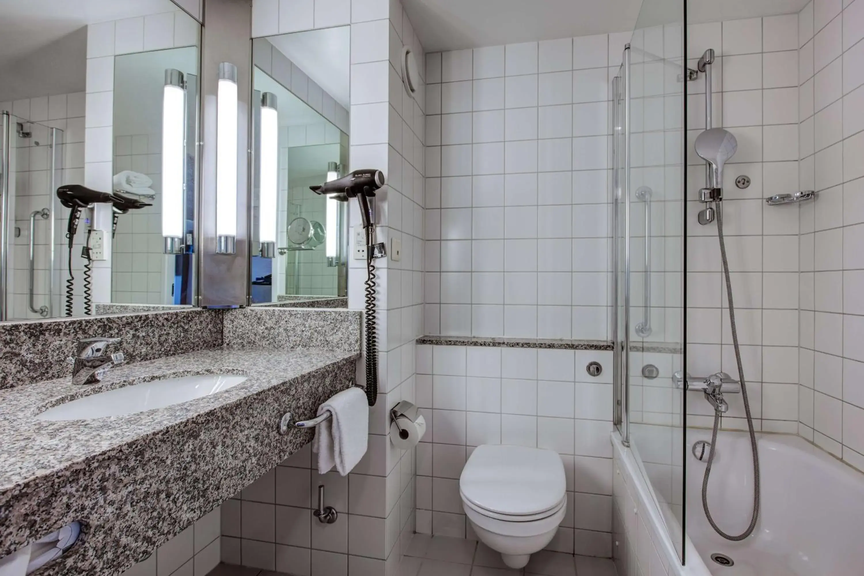 Standard Room in Radisson Blu Airport Hotel, Oslo Gardermoen Standard Room in Radisson Blu Airport Hotel, Oslo Gardermoen