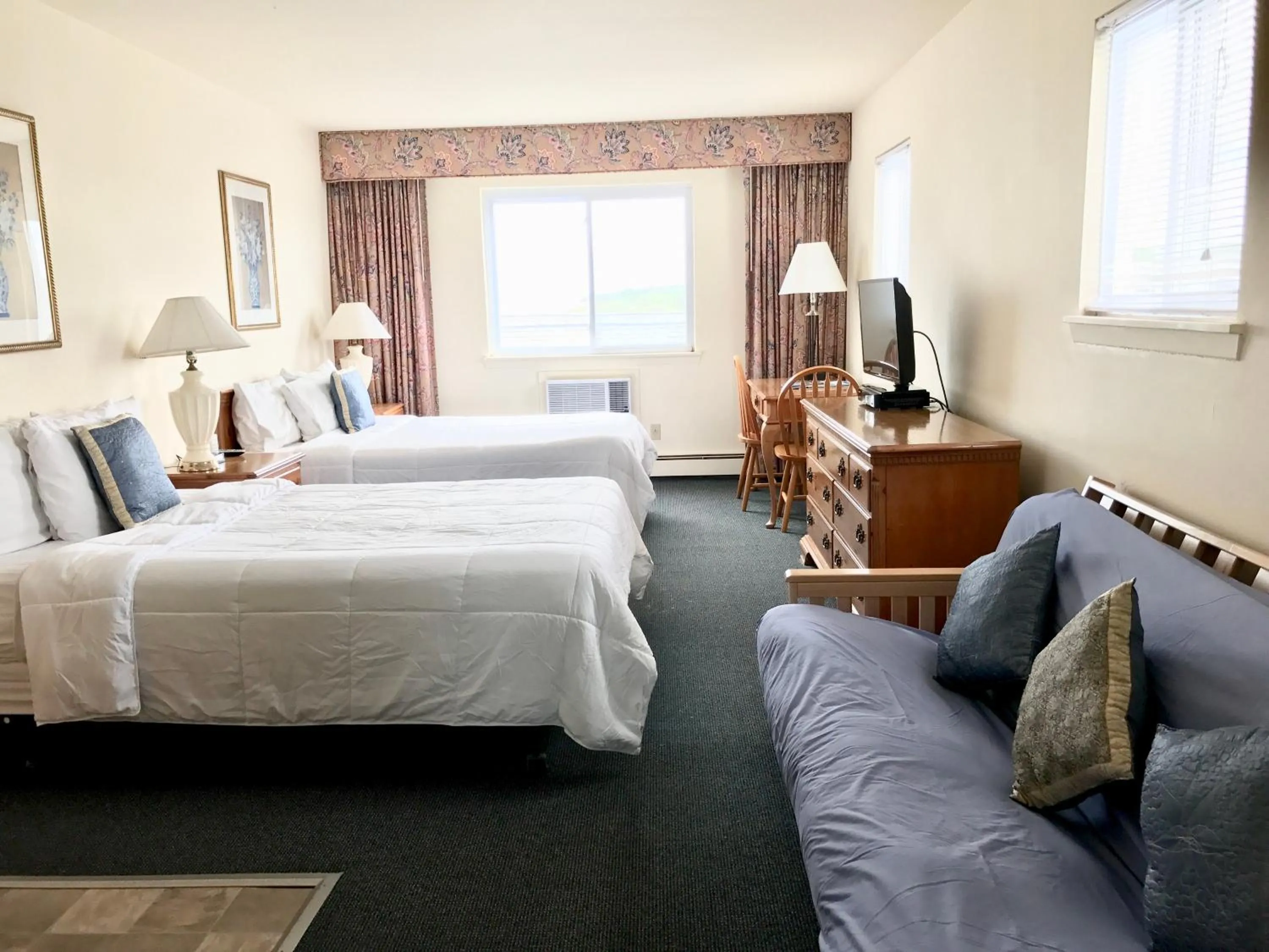 TV and multimedia in Ocean Surf Resort