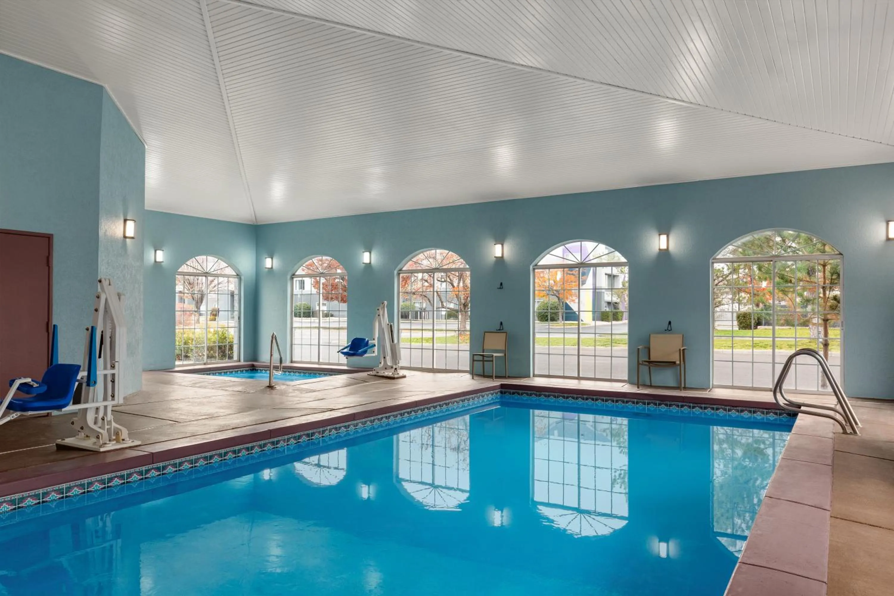 Hot Tub in Garner Hotel Salt Lake City Airport by IHG