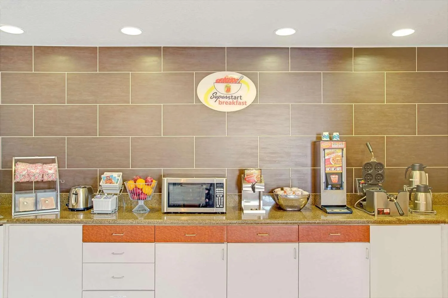 Breakfast in Royal Inn Airport Salt Lake City