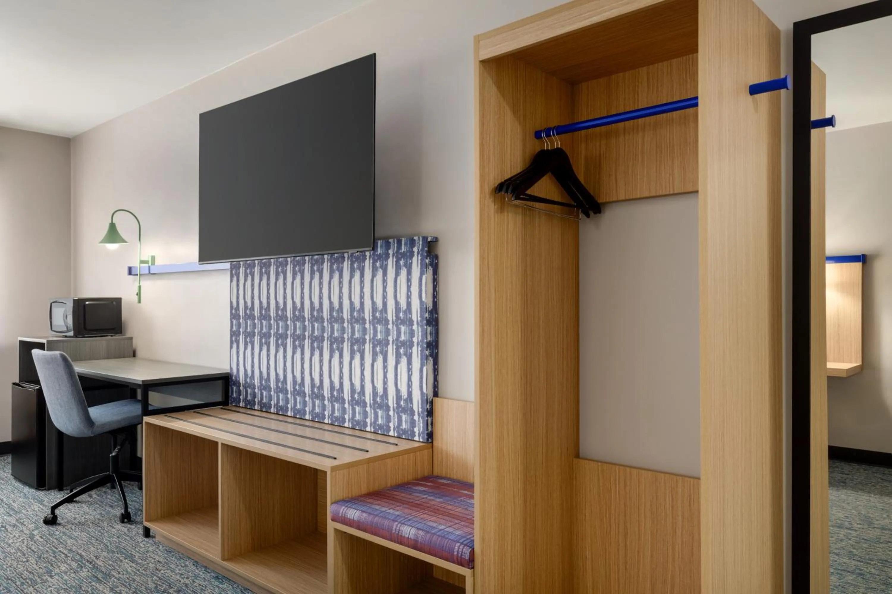 TV and multimedia, Bed in Garner Hotel Salt Lake City Airport by IHG