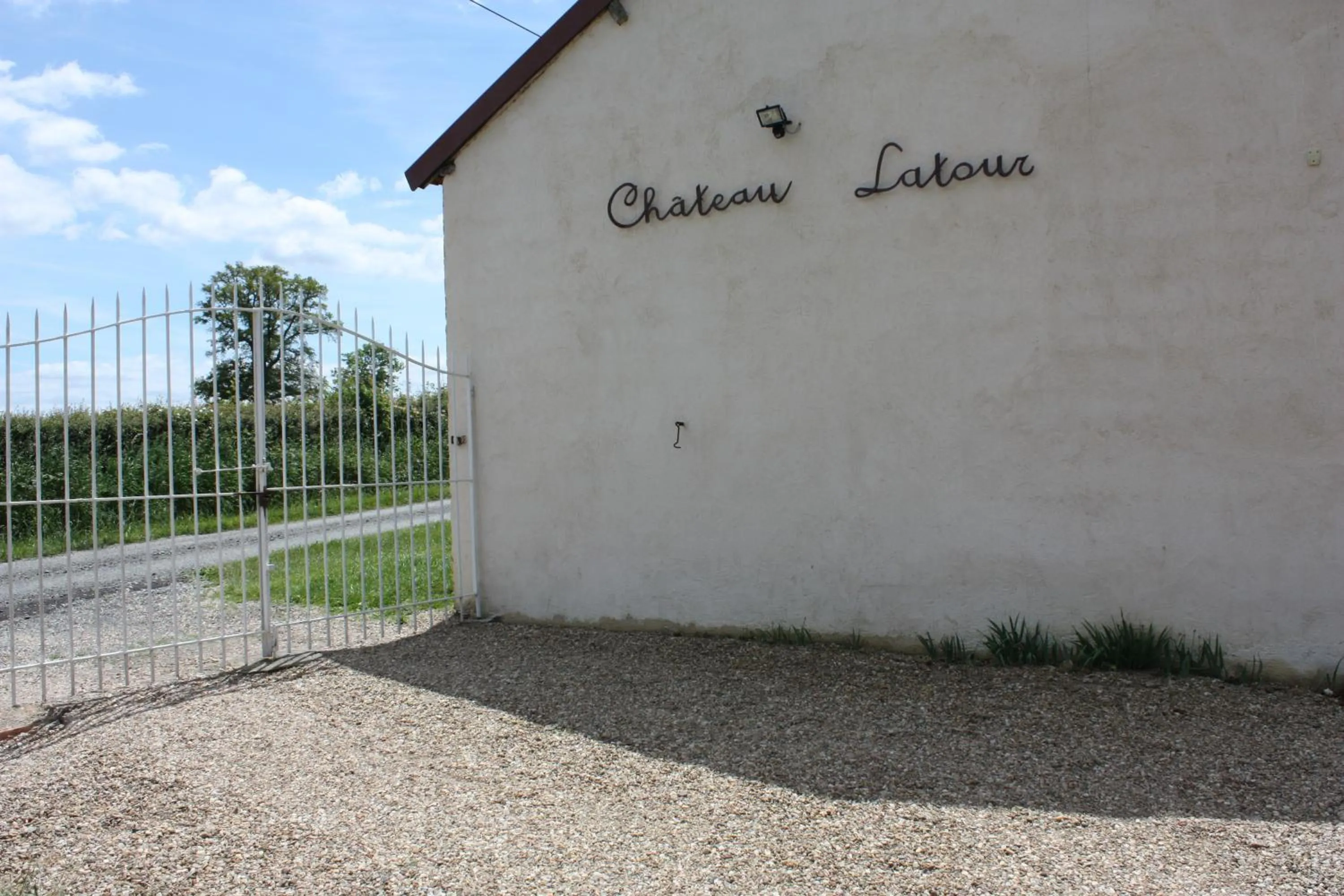 Facade/entrance in Château Latour