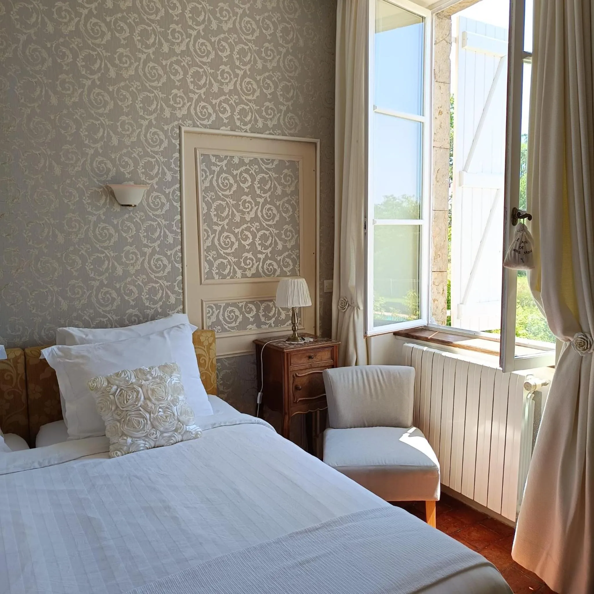 Bedroom, Bed in Château Latour