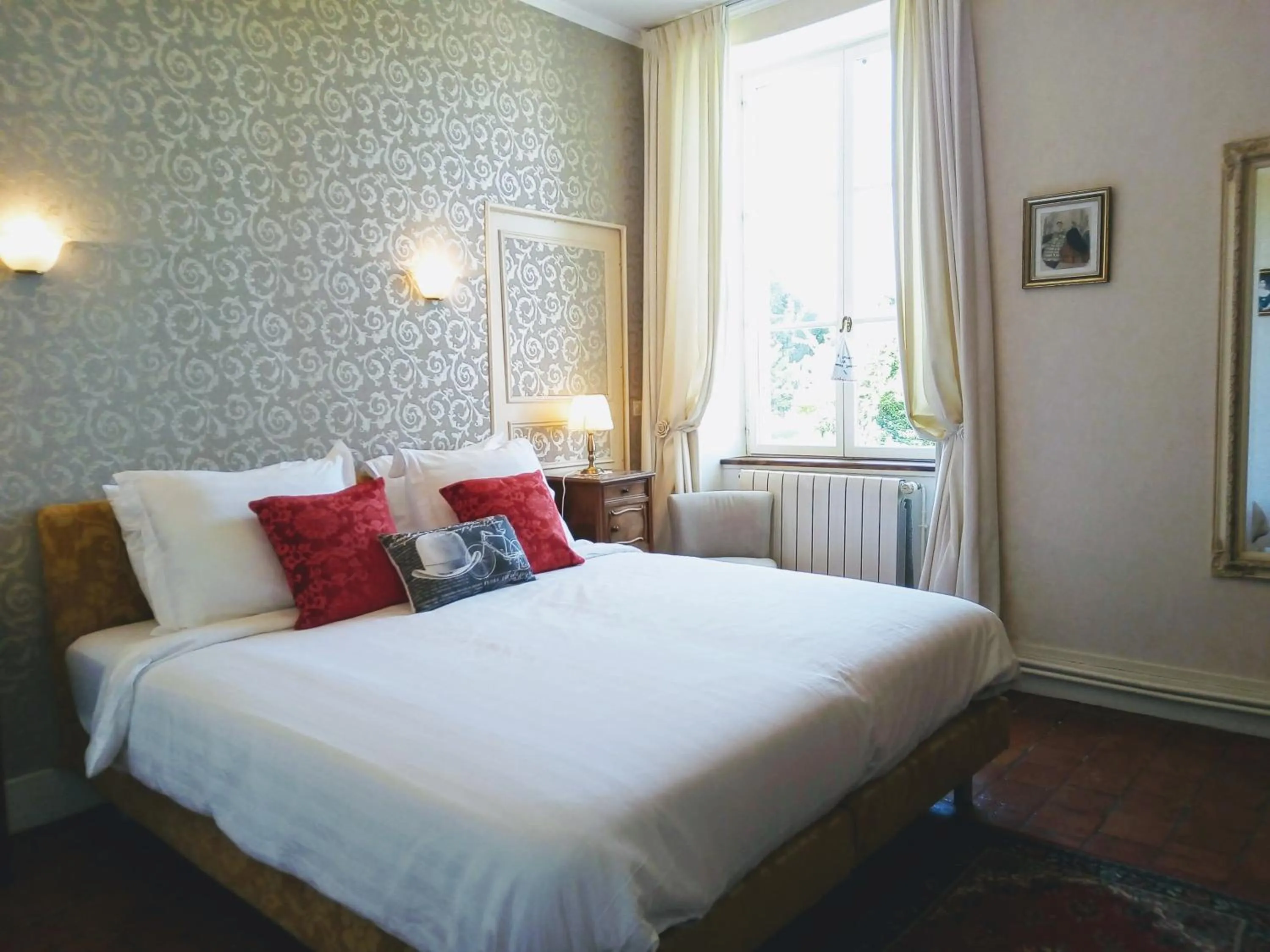 Double Room with Private Bathroom in Château Latour