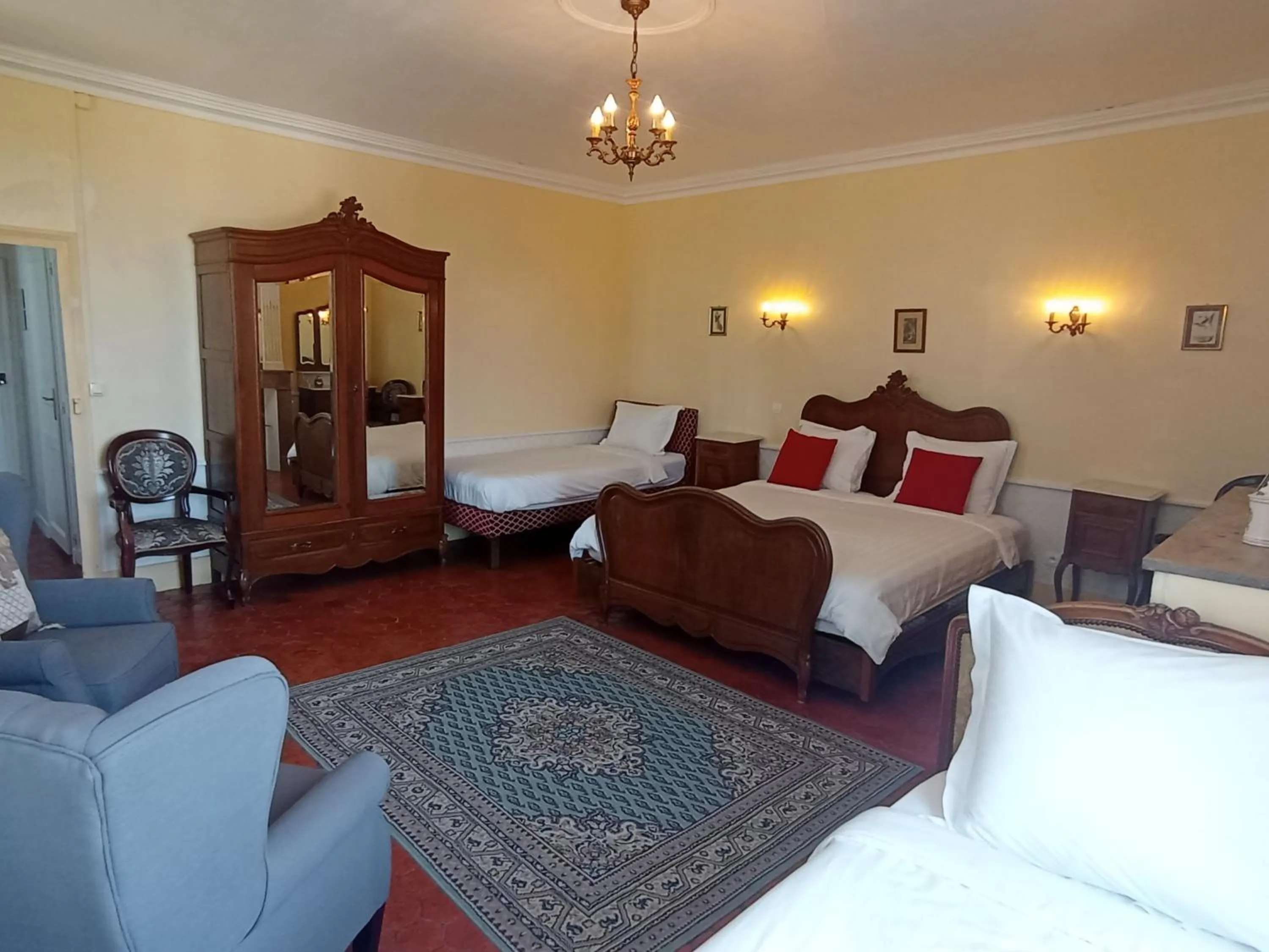 Bedroom, Bed in Château Latour