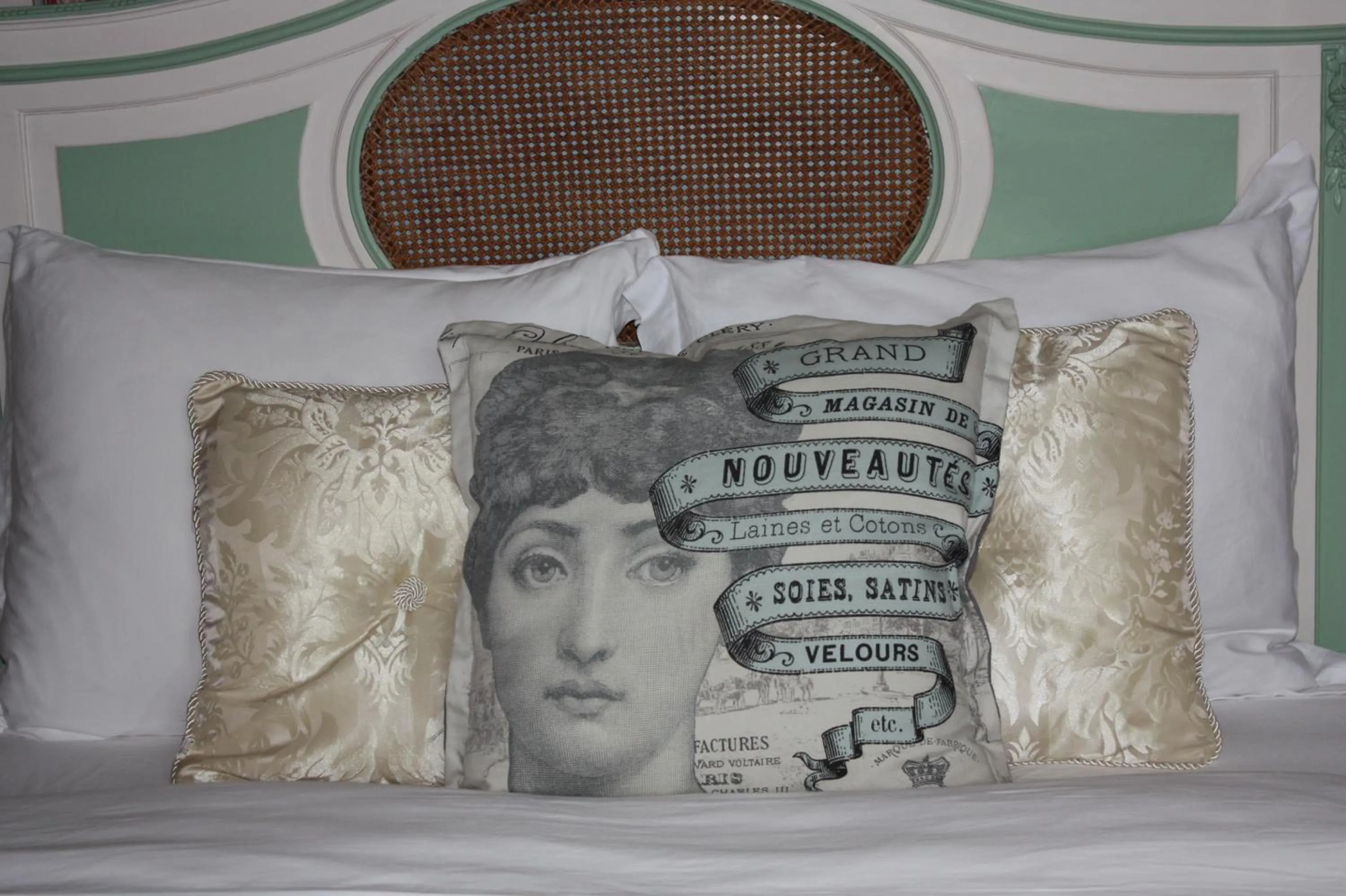 Decorative detail, Bed in Château Latour