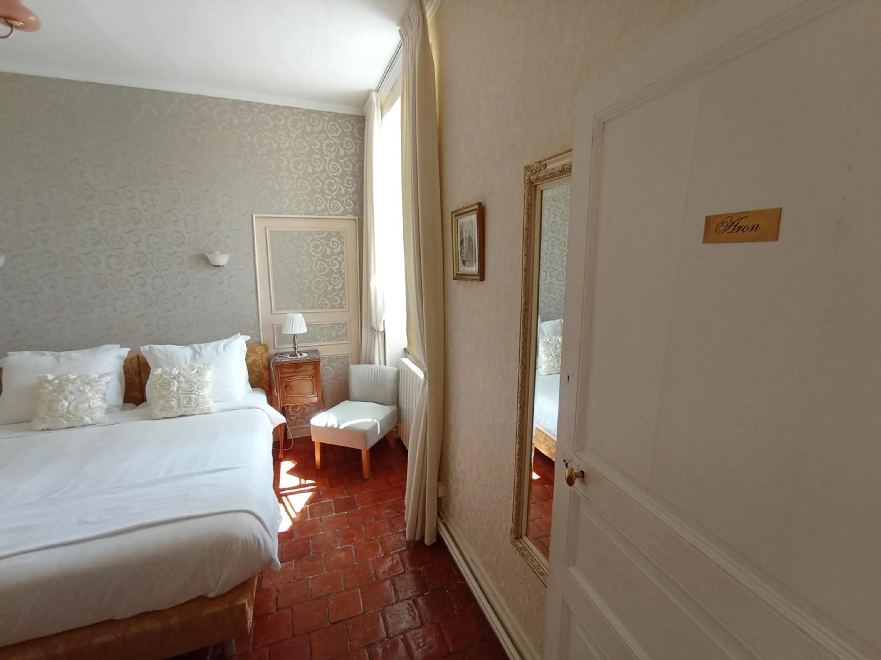 Bedroom, Bed in Château Latour