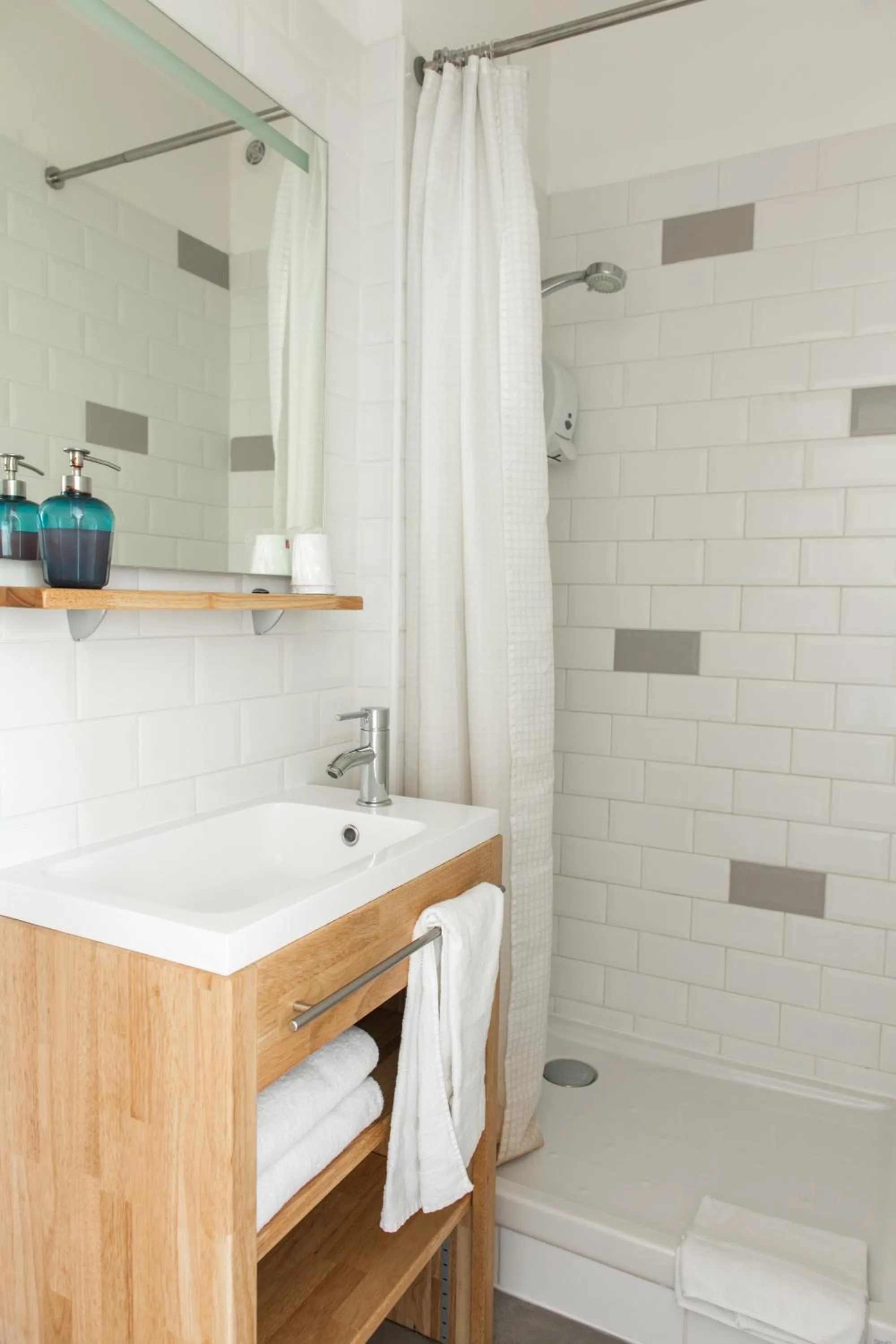 Shower in Le Relais Des Templiers