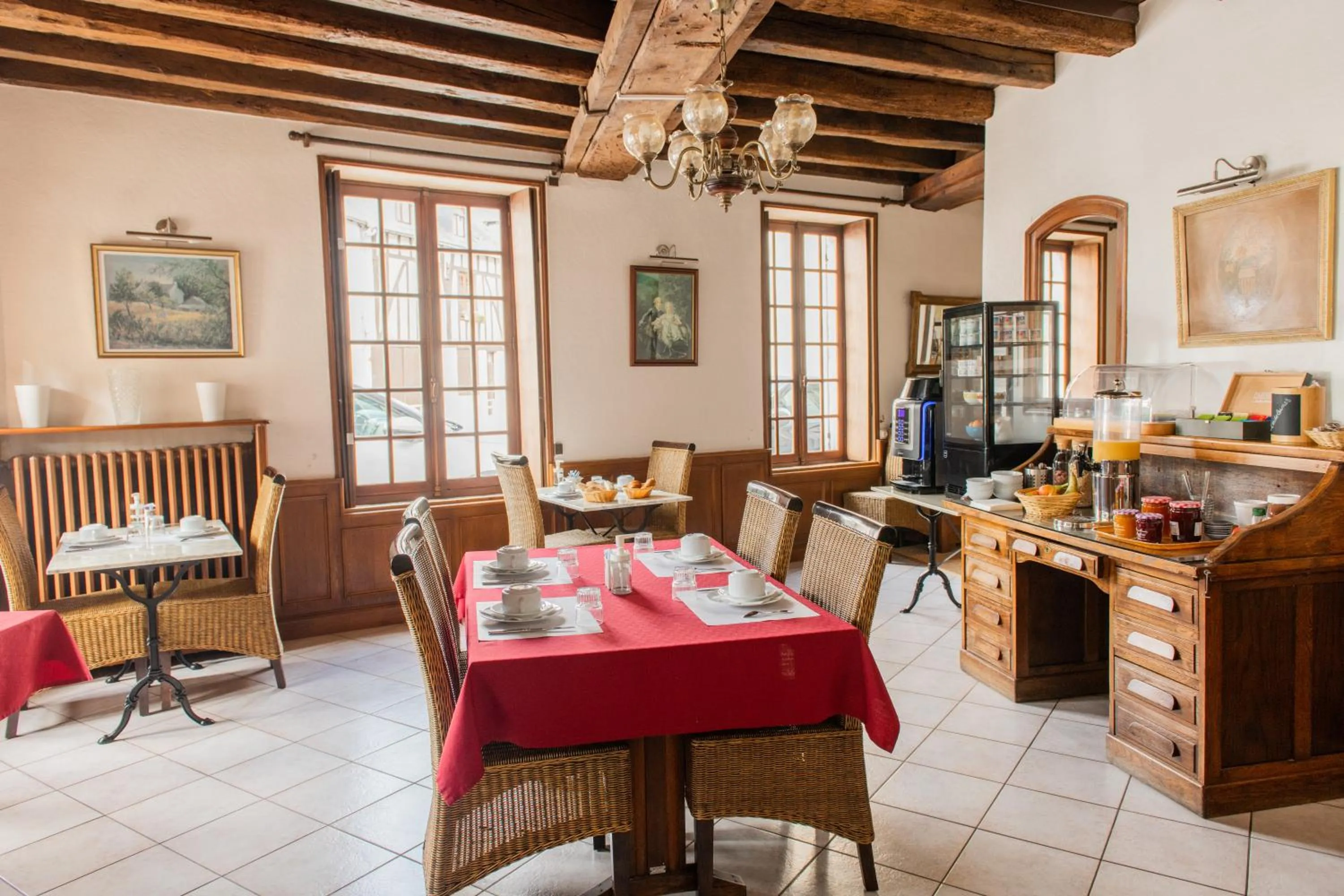 Breakfast in Le Relais Des Templiers