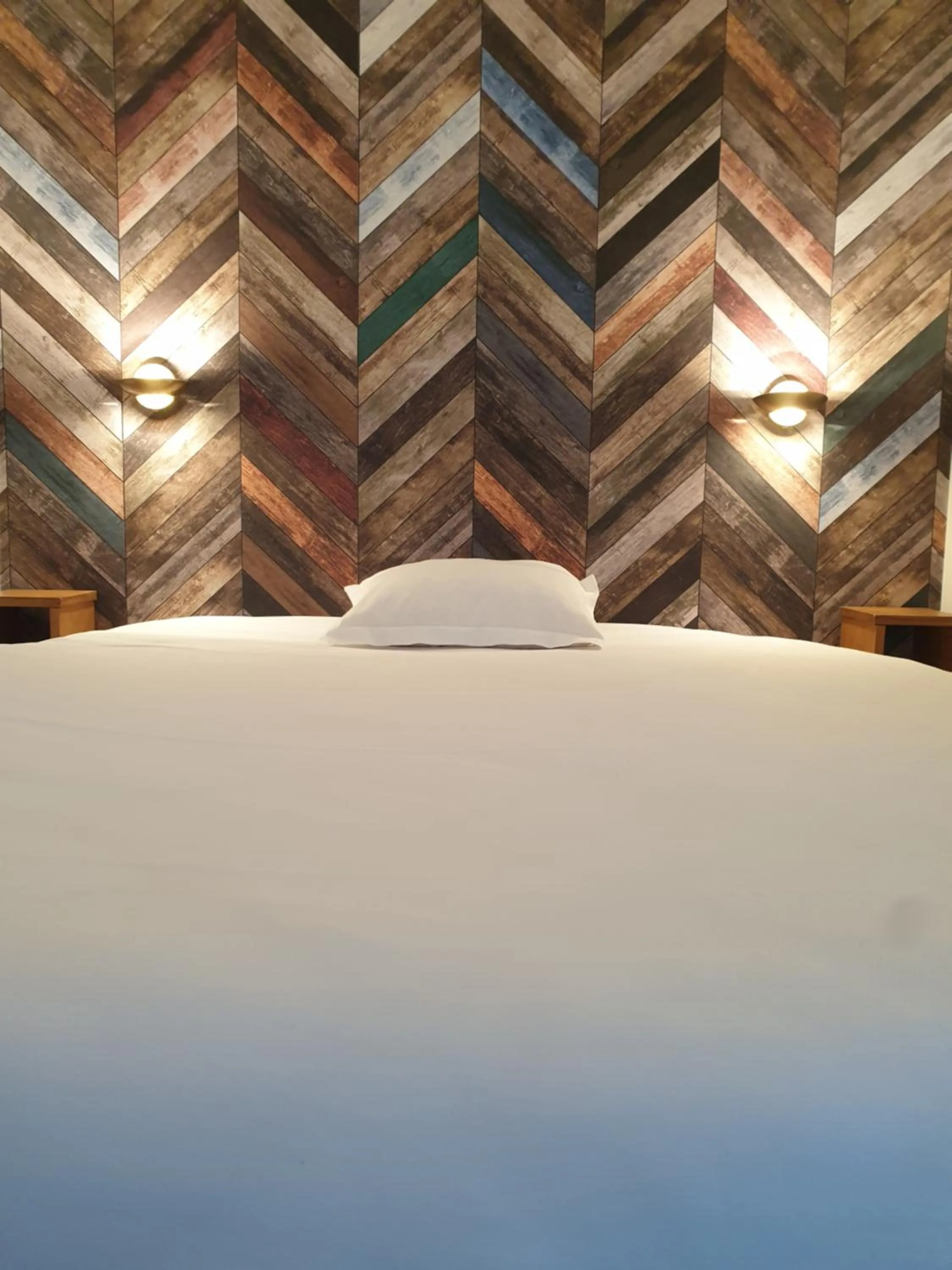 Bed in Logis Hotel des Portes de Meuse