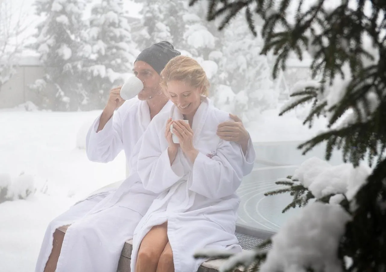 Hot Tub in Hotel Alpenhof