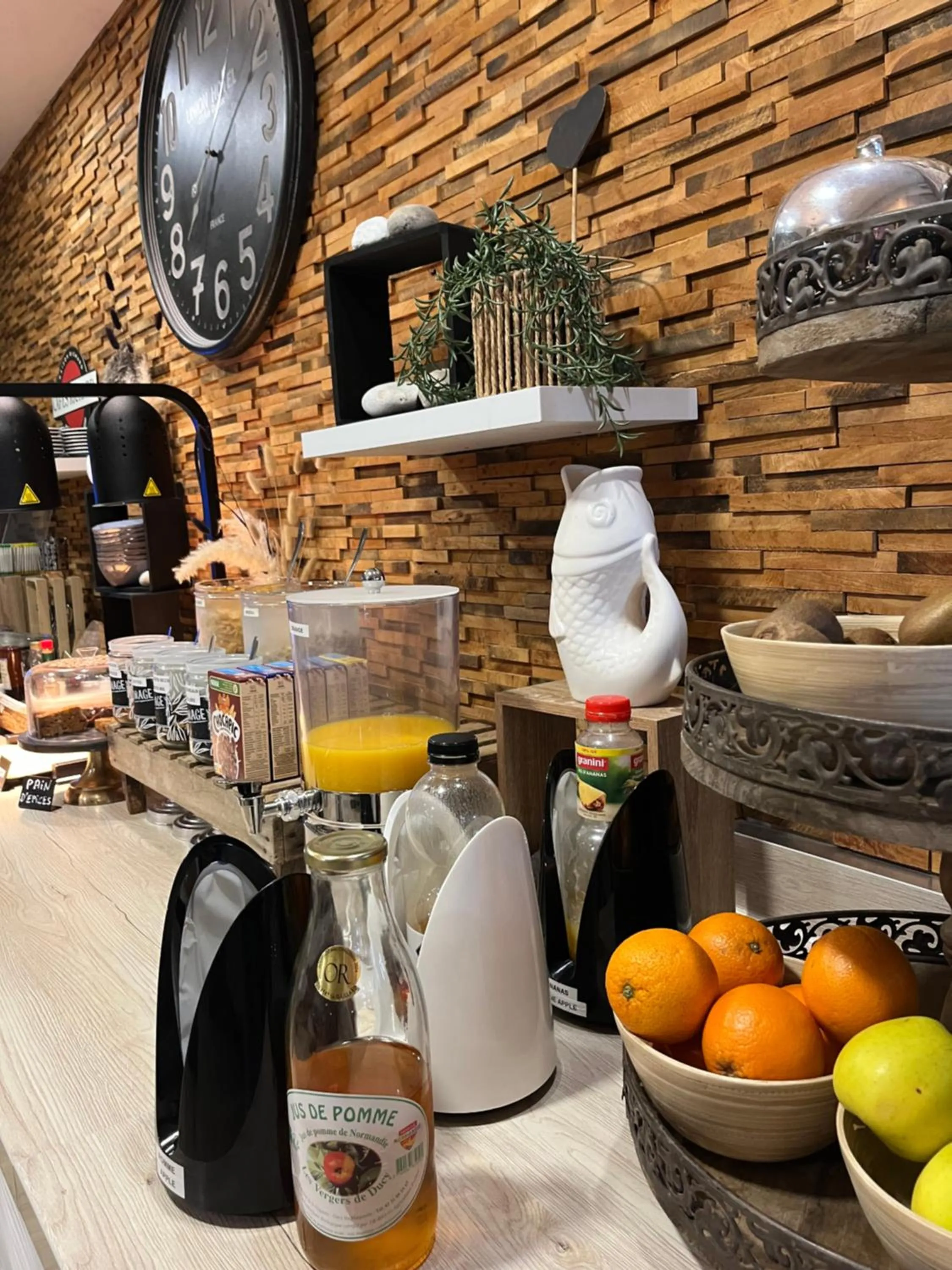 Breakfast in Hotel Best Western La Mare Ô Poissons