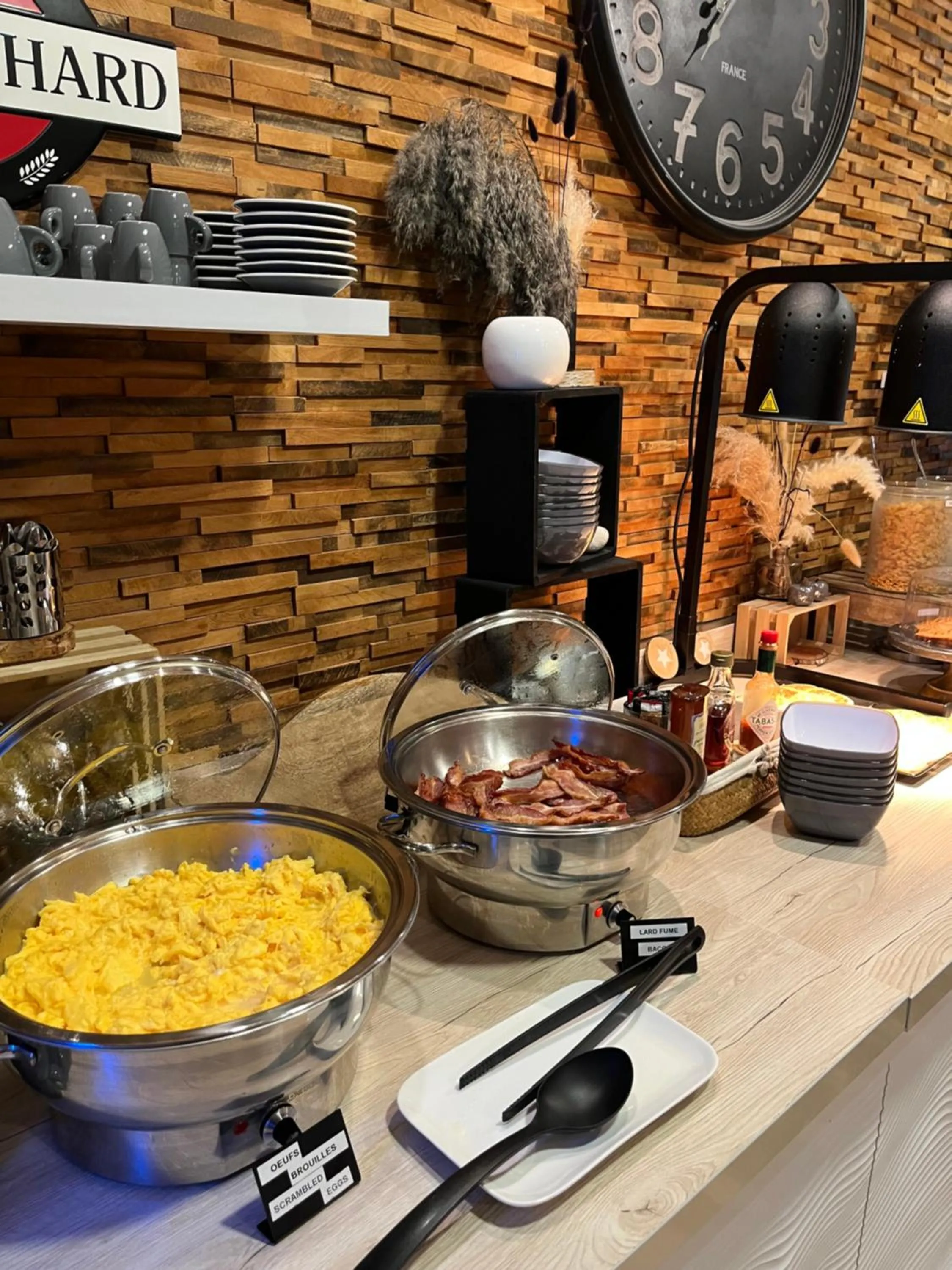 Breakfast in Hotel Best Western La Mare Ô Poissons