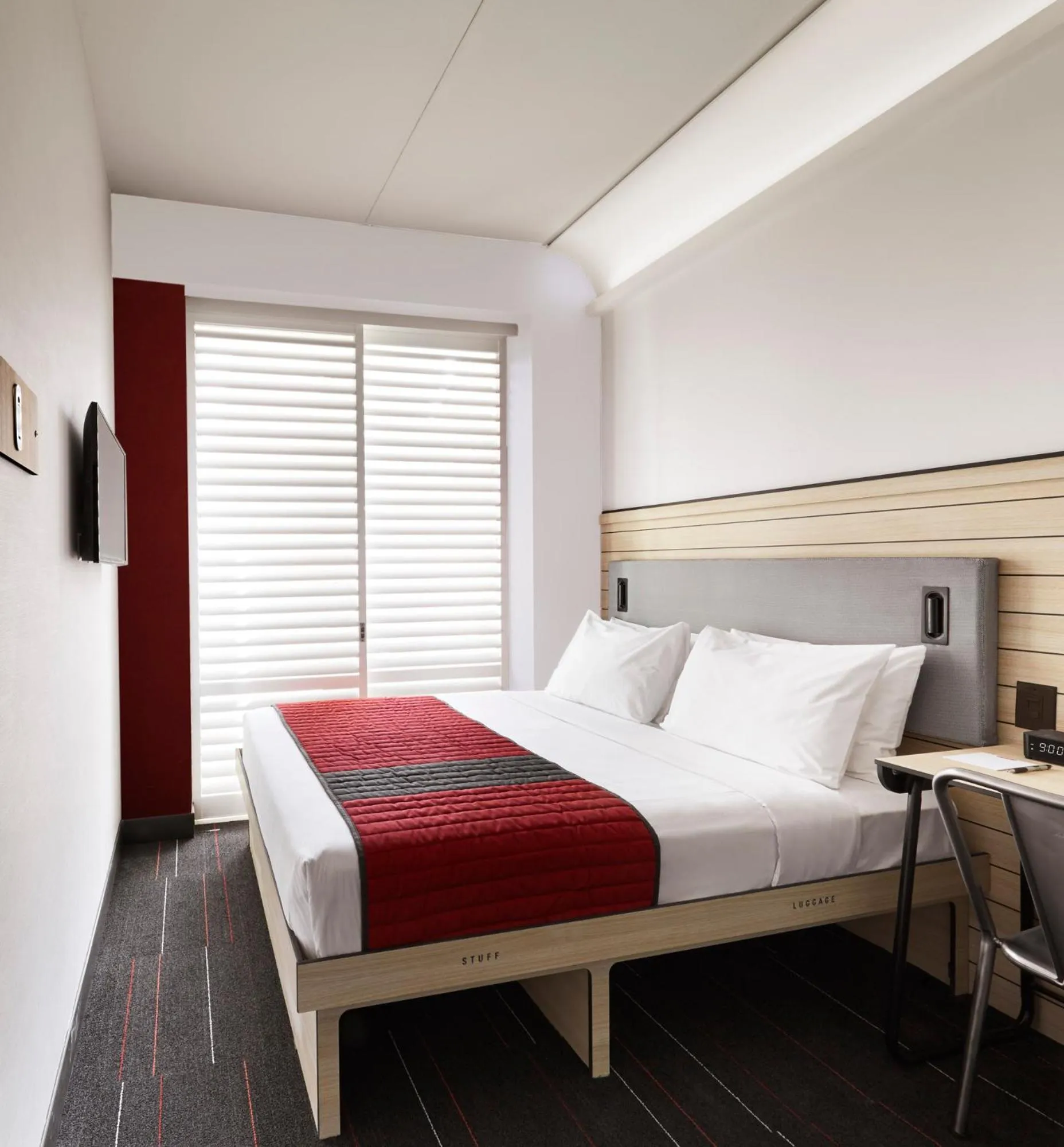 Bedroom, Bed in Pod Times Square