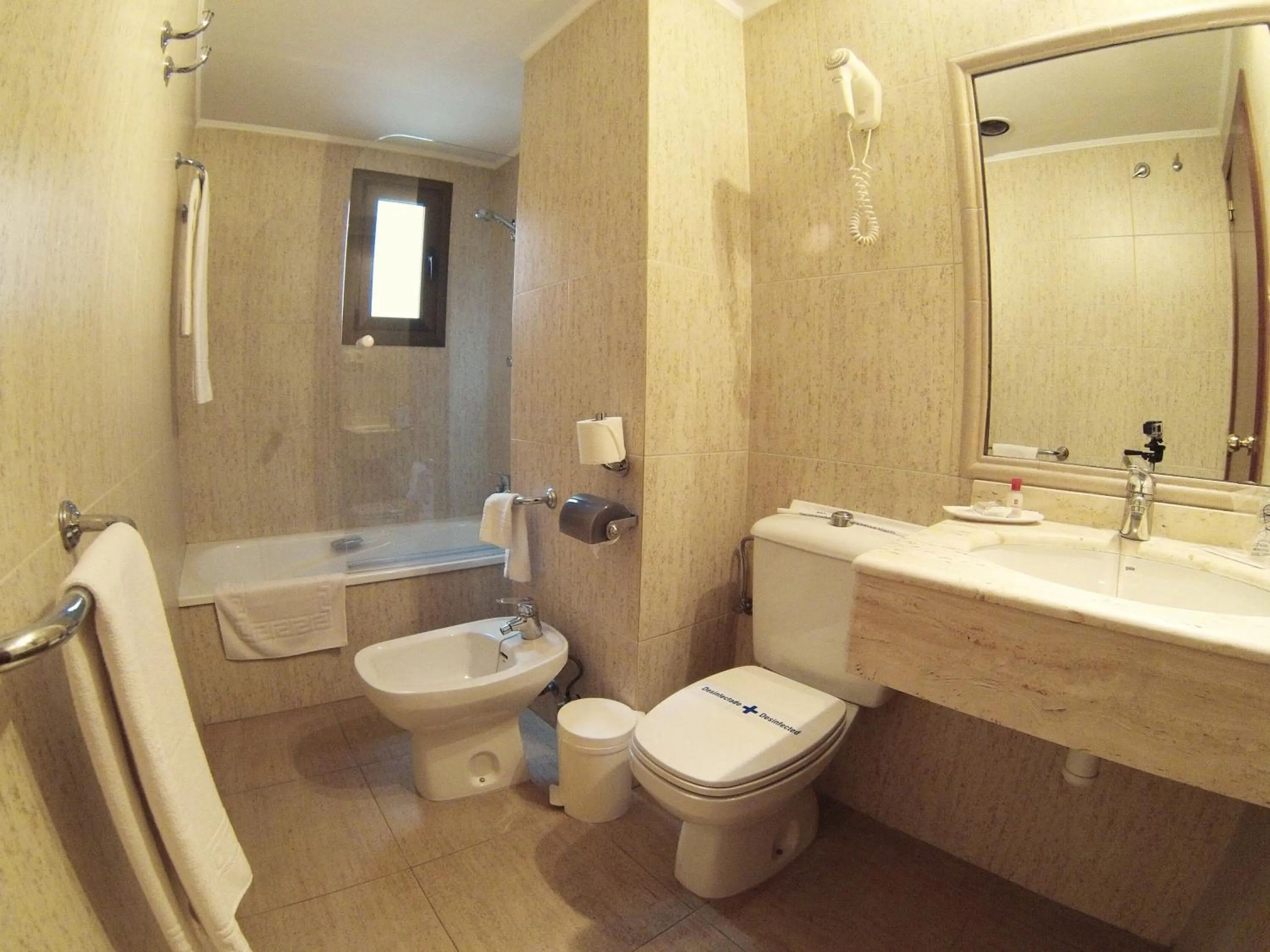 Bathroom in Hotel Avenida Plaza