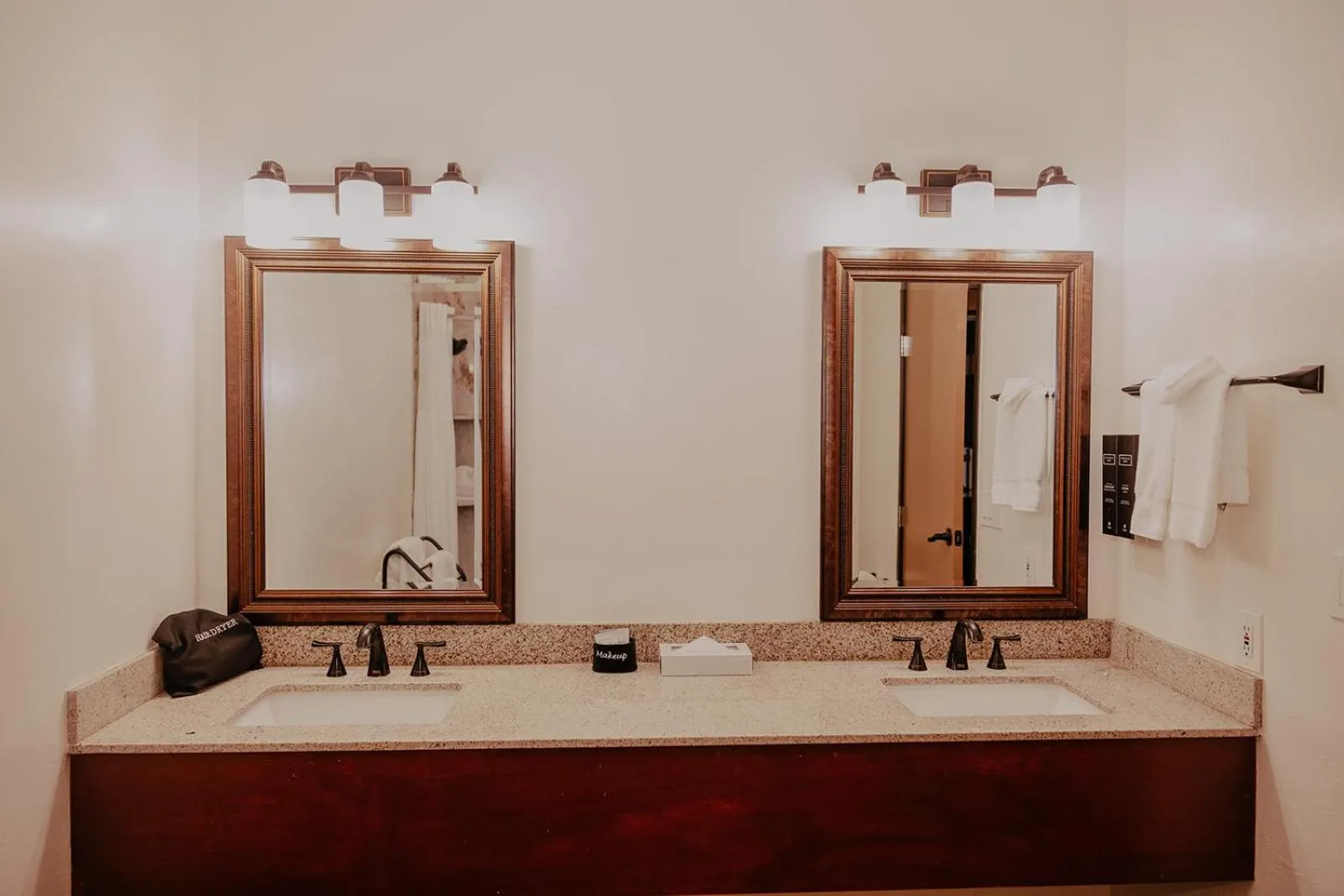 Public Bath in Southwest Inn at Sedona