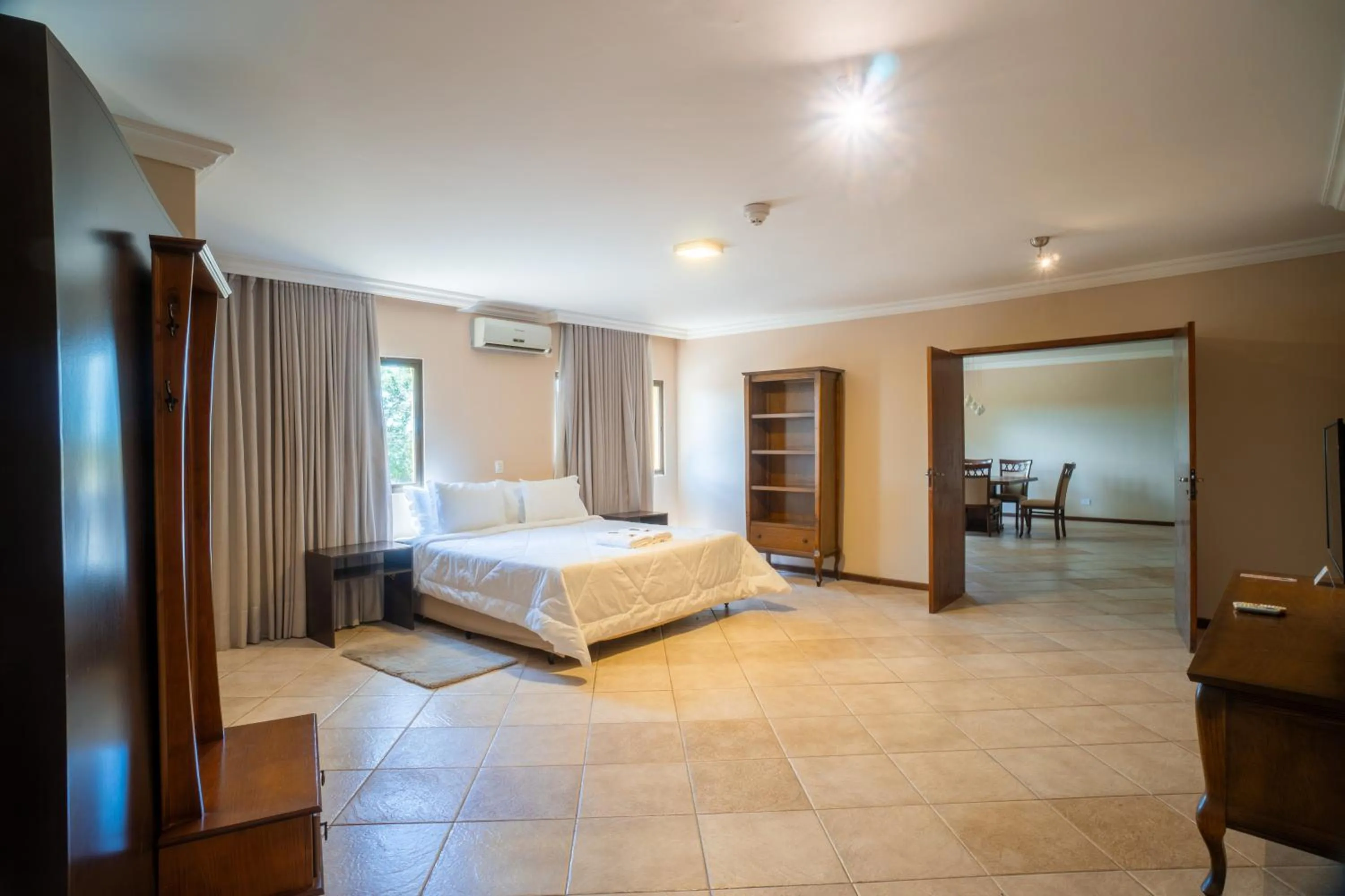 Photo of the whole room, Bed in Suíça Iguaçu Hotel & Resort