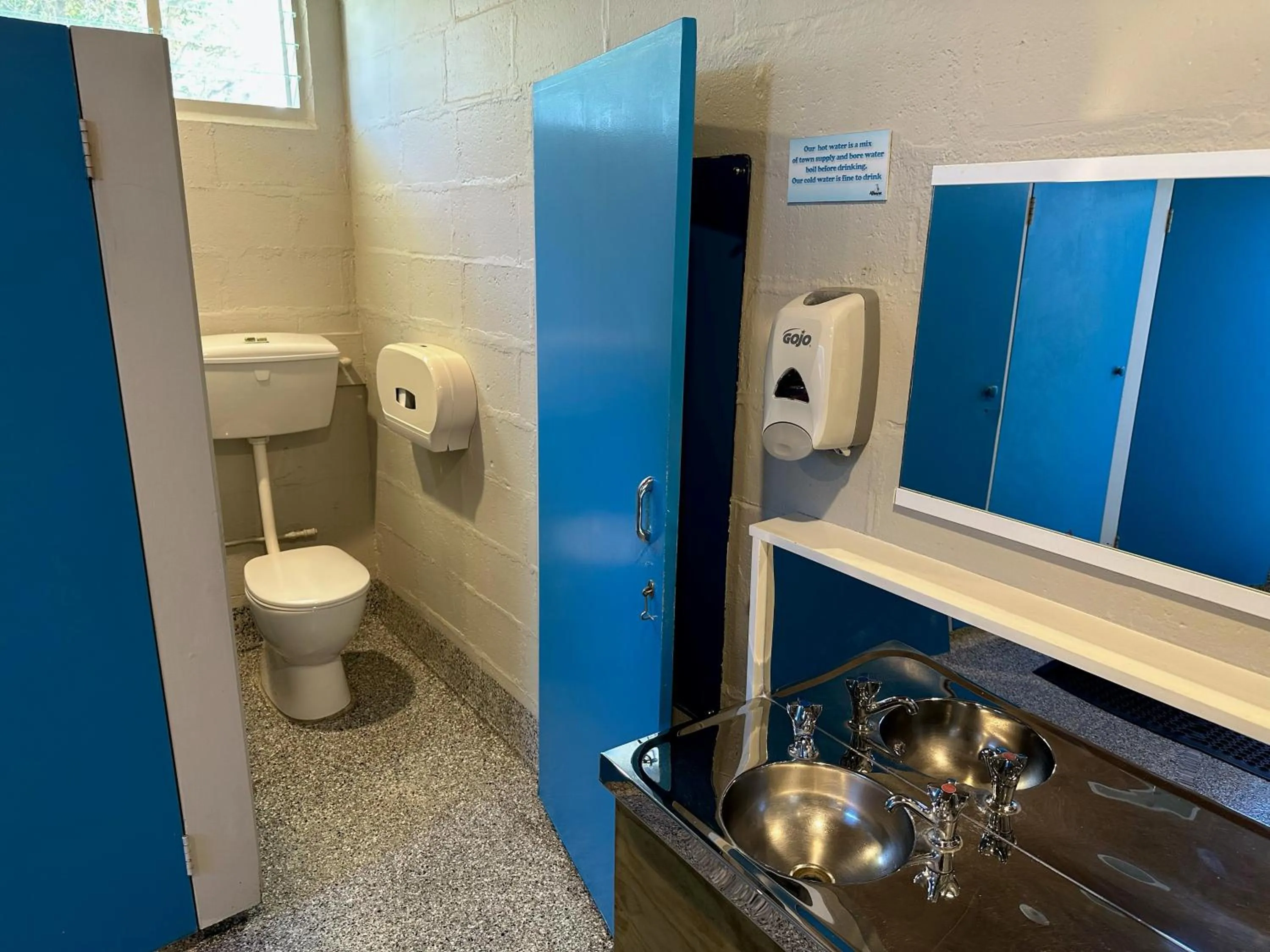 Bathroom in Athenree Hot Springs & Holiday Park