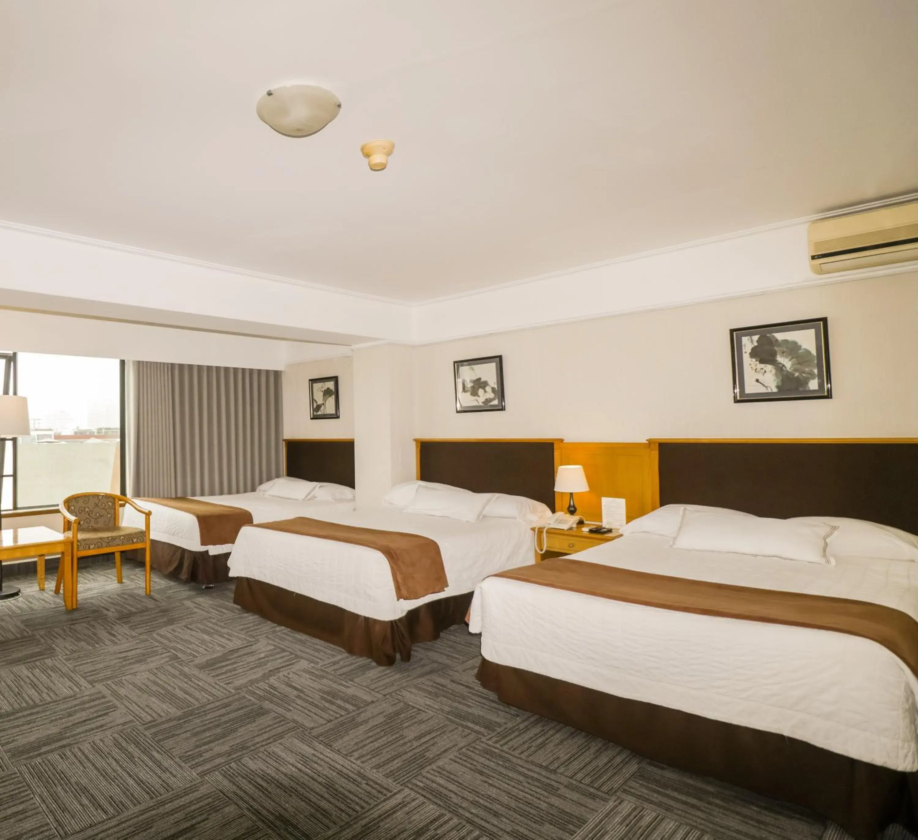 Street view, Bed in Hotel Miramar Street view, Bed in Hotel Miramar