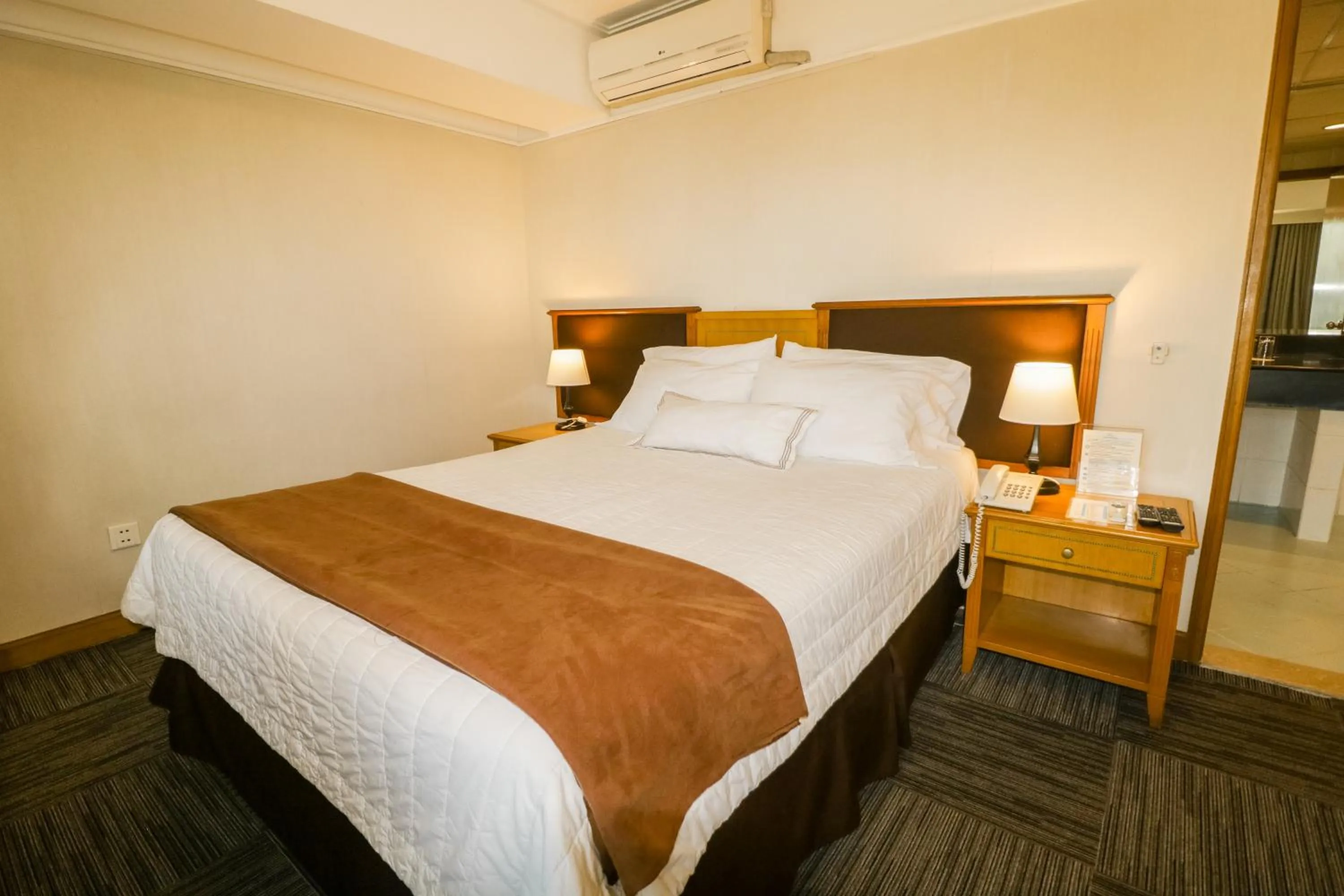 air conditioner, Bed in Hotel Miramar