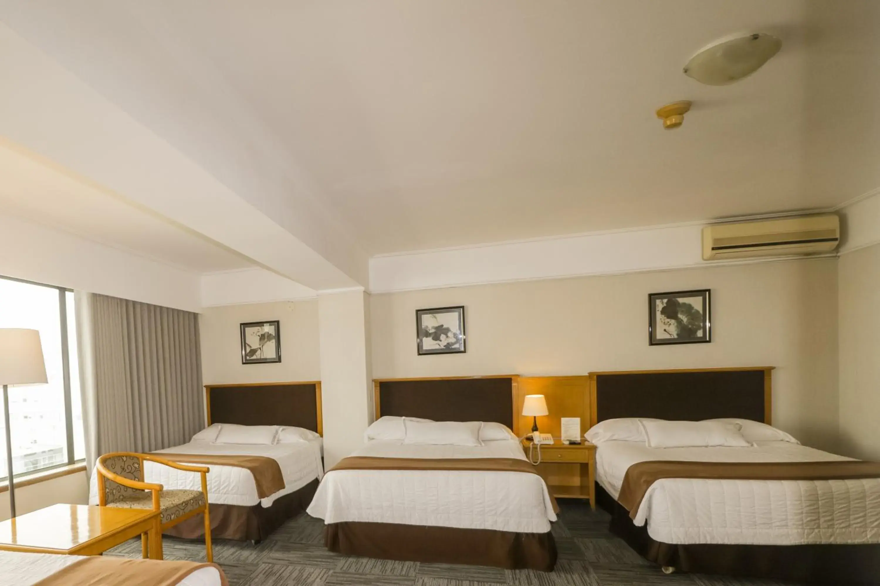 City view, Bed in Hotel Miramar City view, Bed in Hotel Miramar