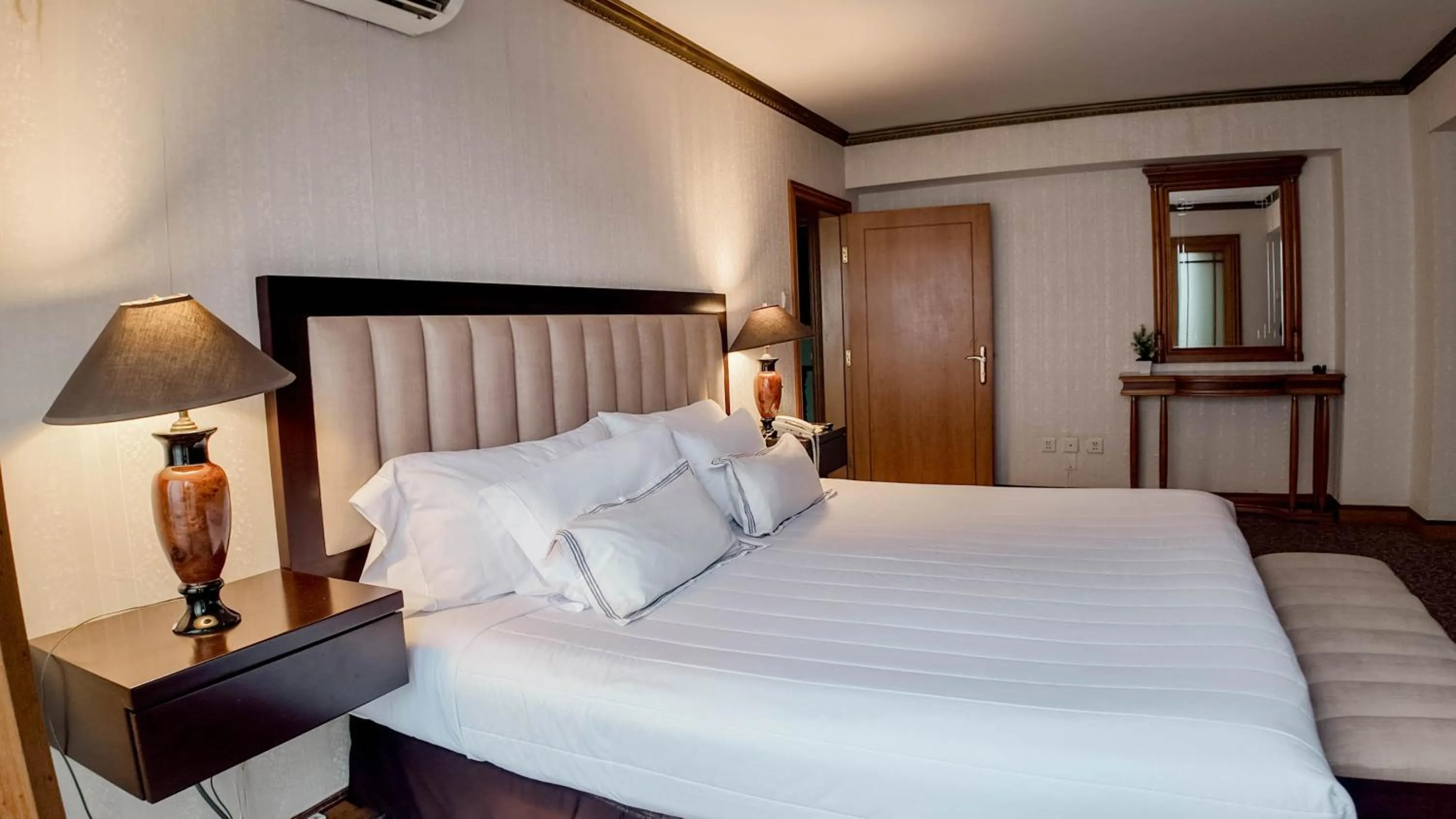 Bed in Hotel Miramar