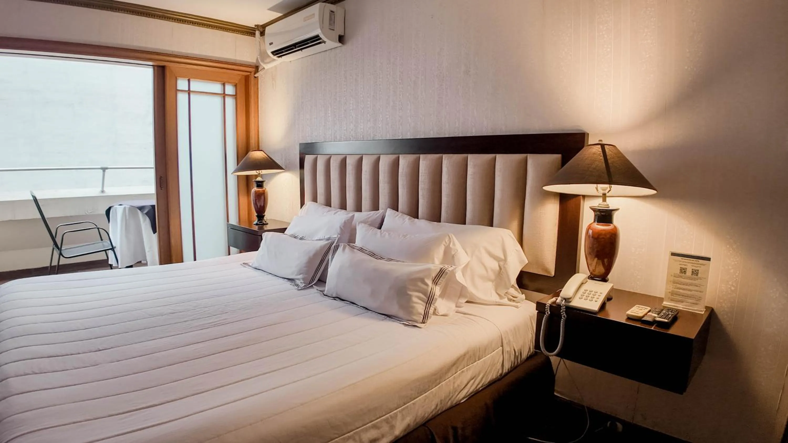 Bed in Hotel Miramar