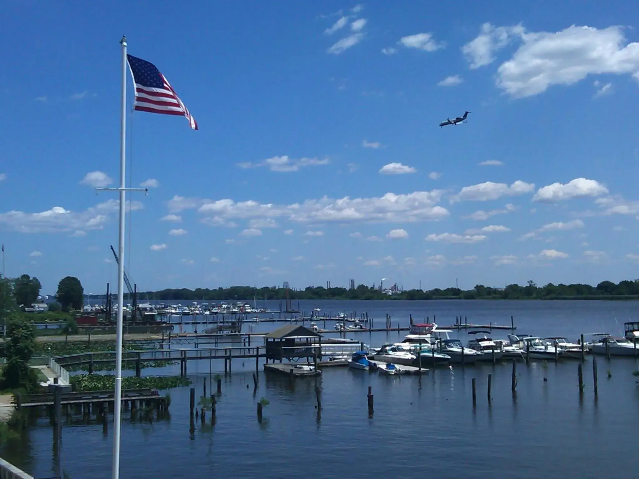 River view in Waterfront Inn PHL Airport River view in Waterfront Inn PHL Airport