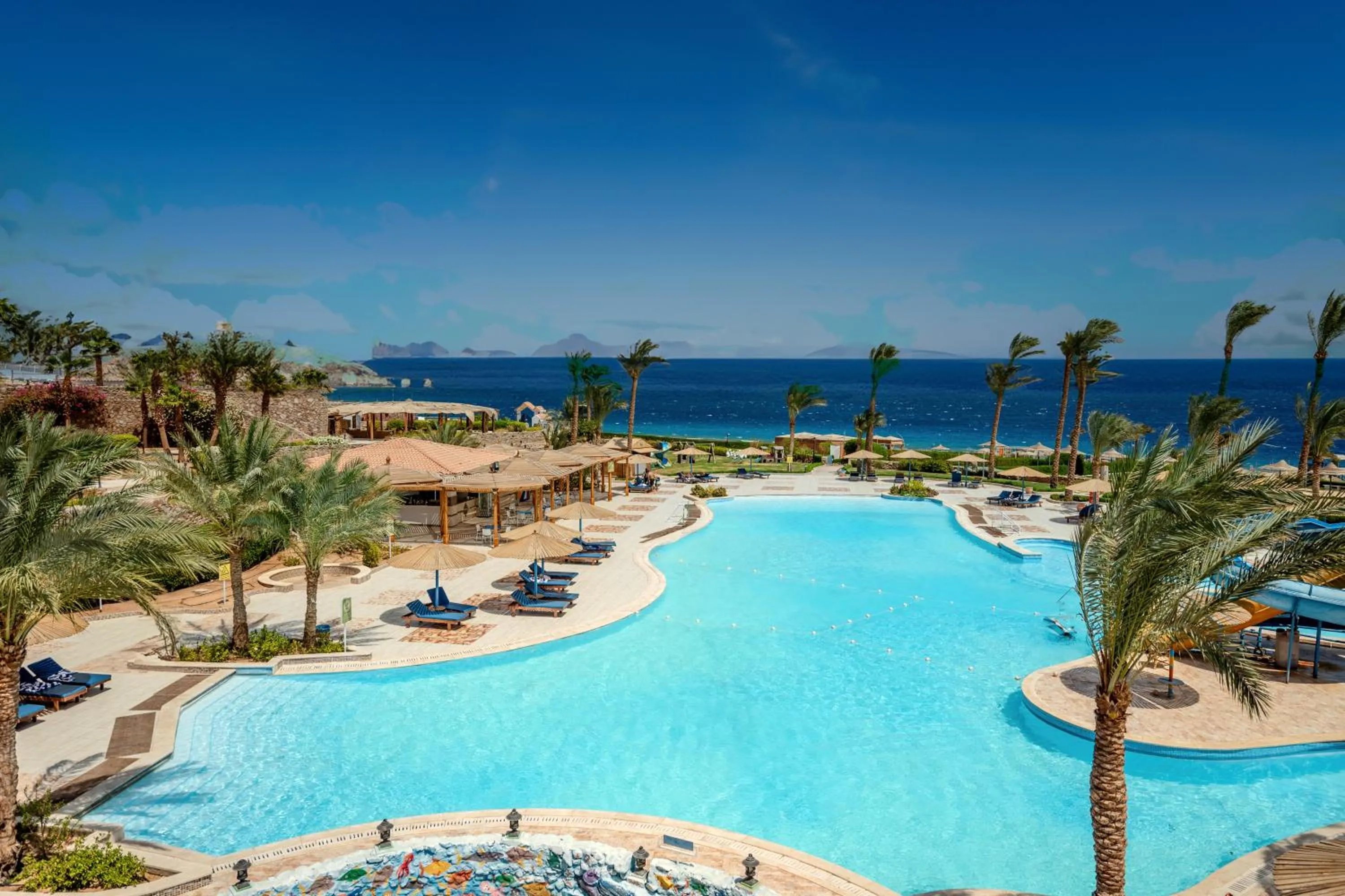 Swimming pool in Ecotel Dahab Bay View Resort