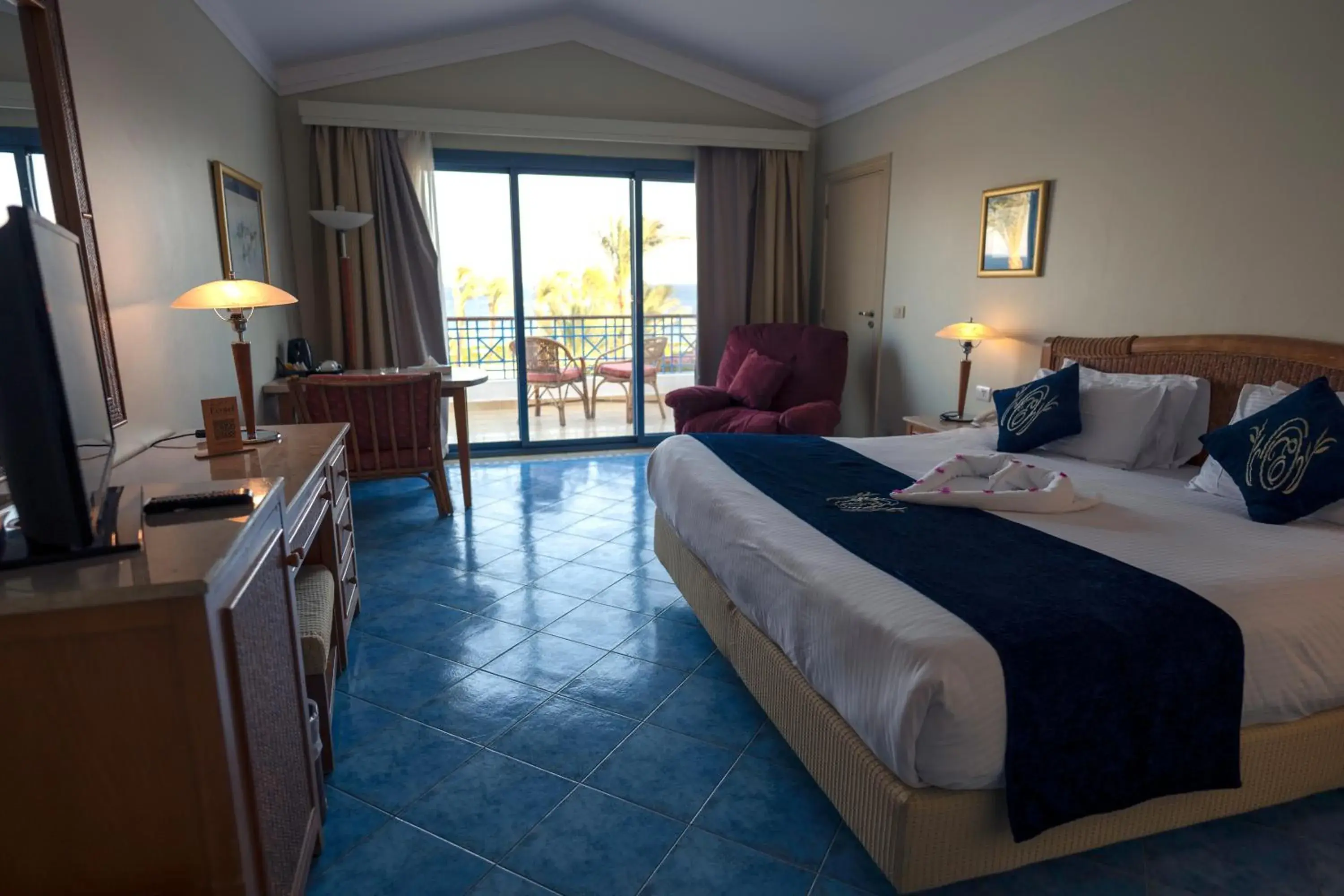 TV and multimedia, Bed in Ecotel Dahab Bay View Resort TV and multimedia, Bed in Ecotel Dahab Bay View Resort